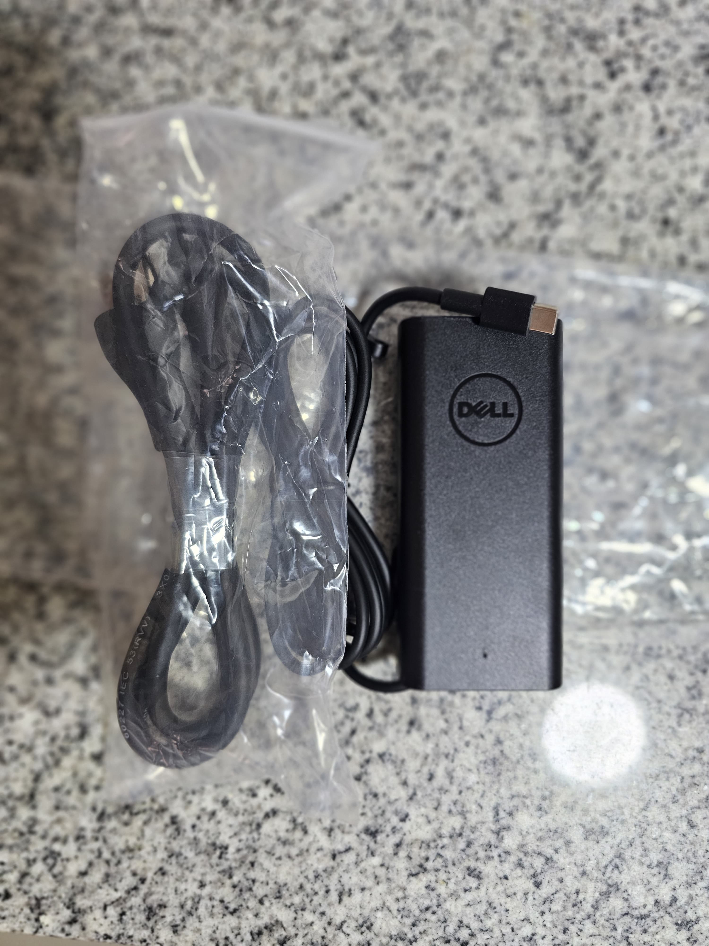 computadoras y laptops - CARGADOR DELL TIPO C 65W NUEVO ORIGINAL 3