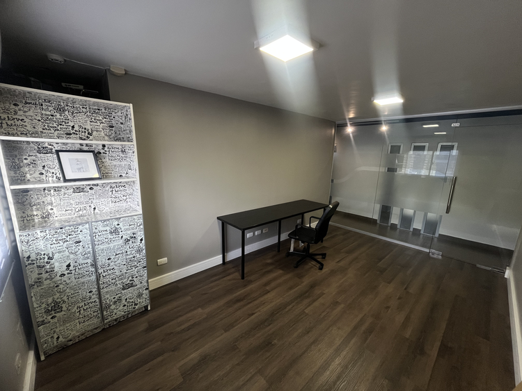 apartamentos - Oficina en alquiler en Los Prados de 20m2 0