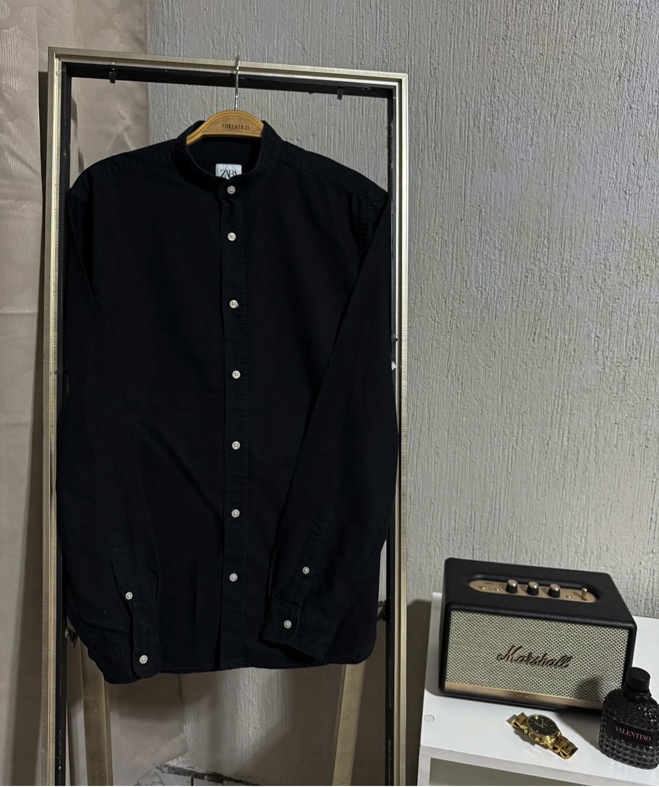 ropa para hombre - 🖤 Camisa Negra de Hombre – Estilo Minimalista  0
