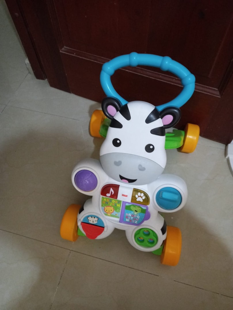 coches y sillas - Vendo andador marca Fisher-Price muy buenas condiciones RD$900.00 3