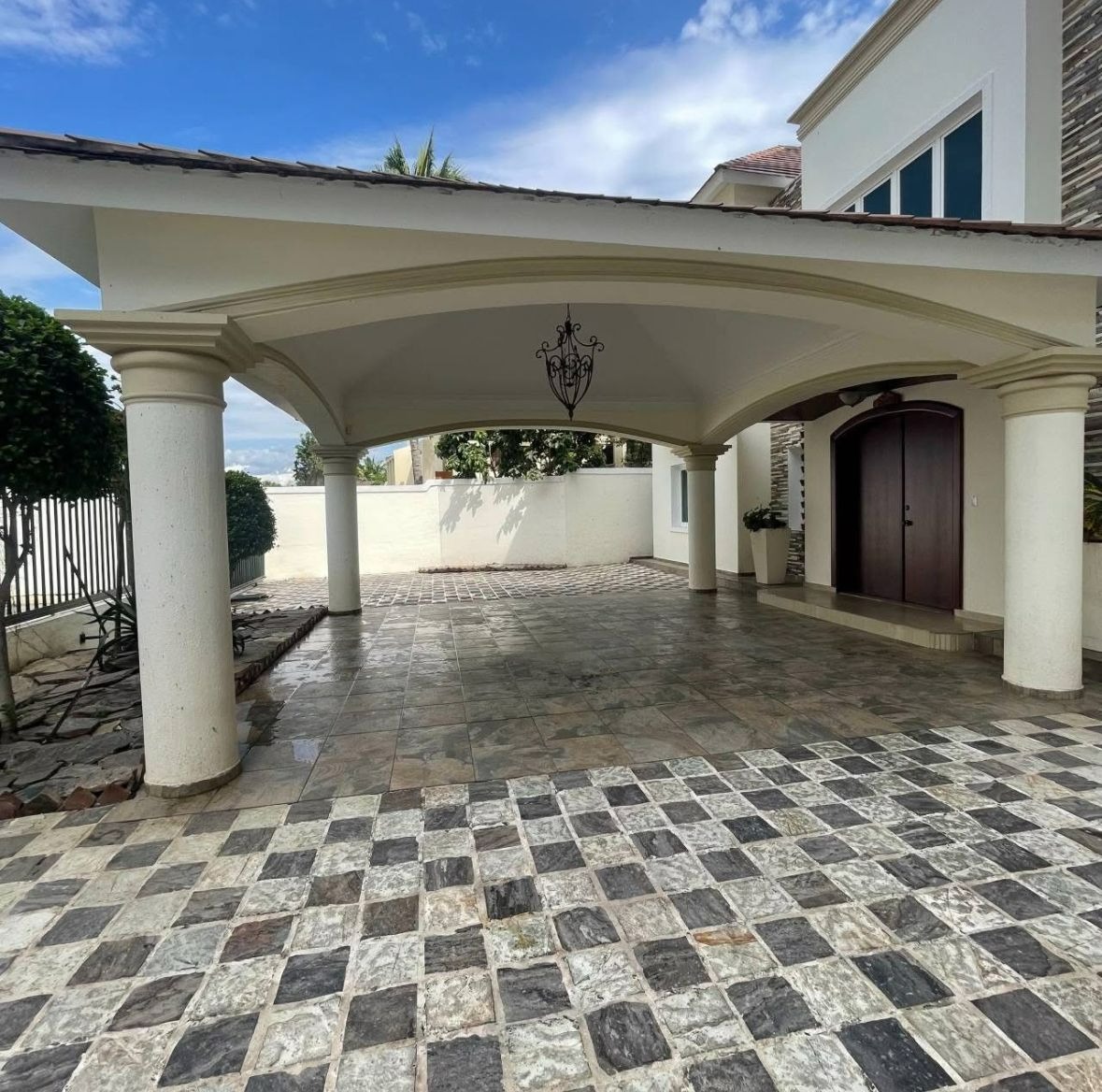 casas - Casa Amplia en Cerros de Gurabo 2