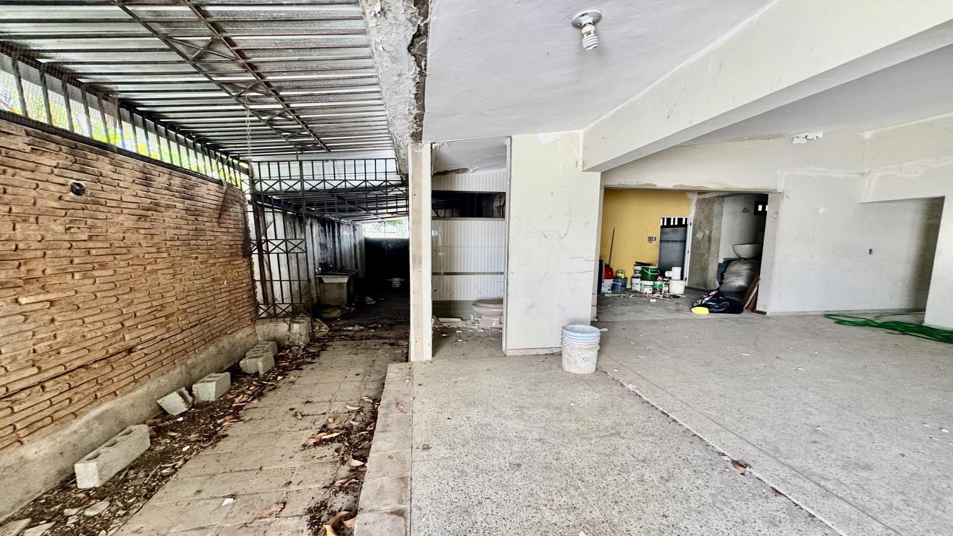 oficinas y locales comerciales - LOCAL CON 640MTS DE RENTA EN AVENIDA PRINCIPAL SANTIAGO 6