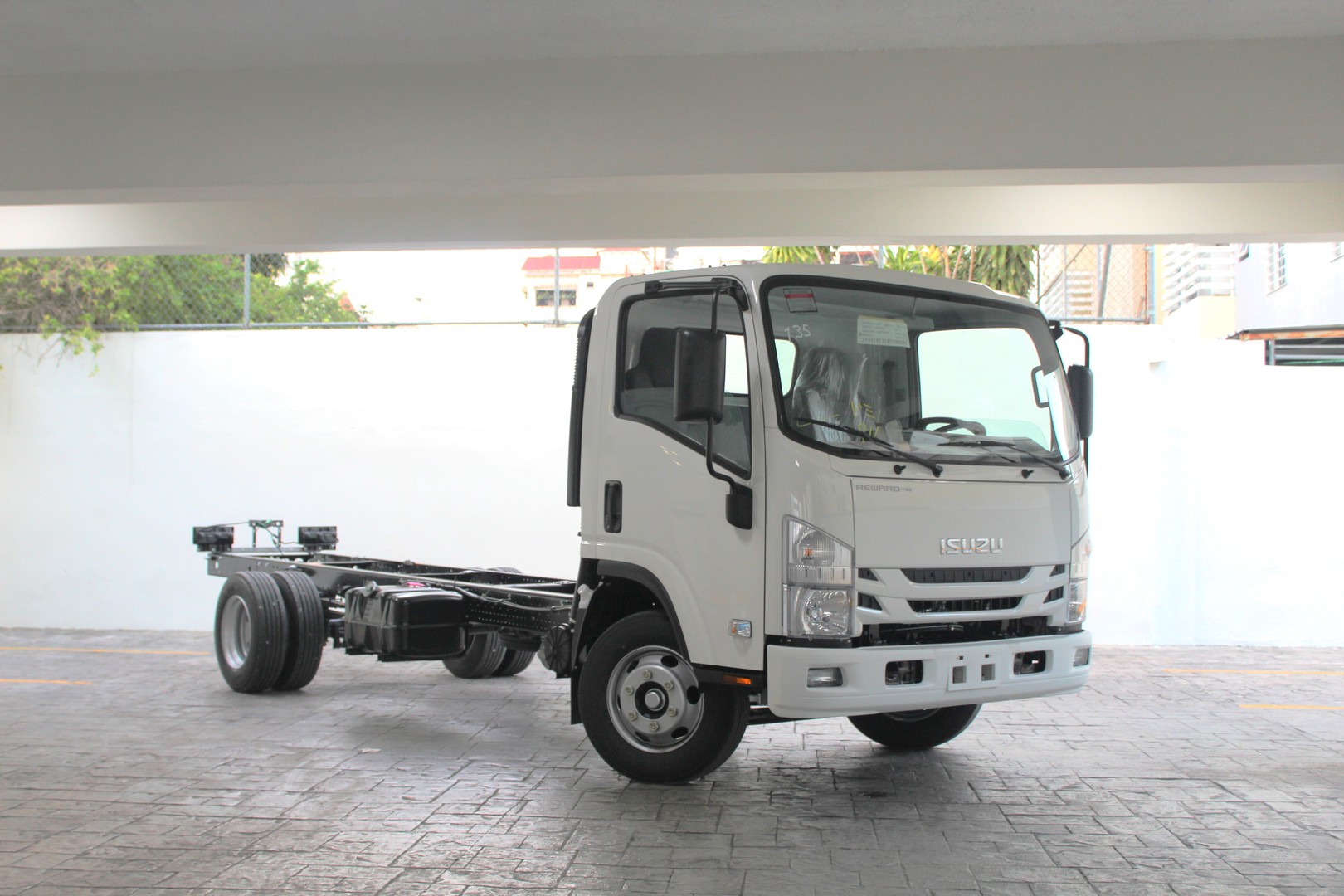 camiones y vehiculos pesados - Isuzu NPR 18 Pies 2024 0