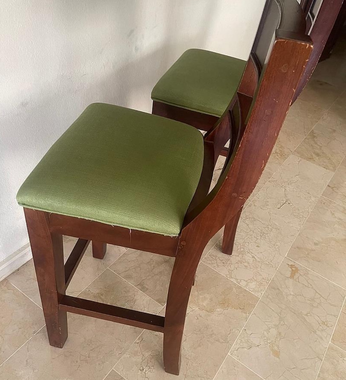 muebles y colchones - Par de Taburetes en Caoba  2