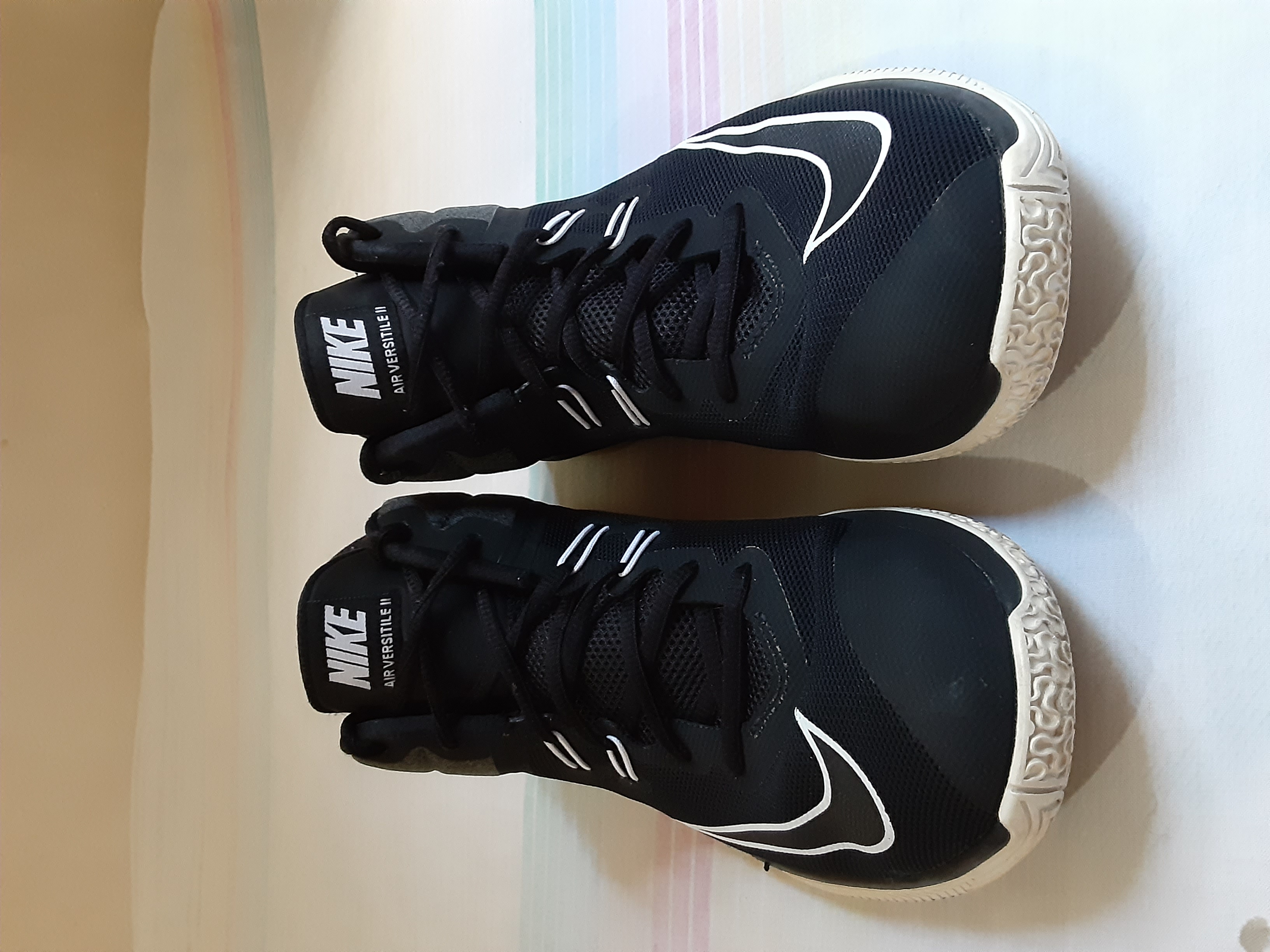 zapatos para hombre - Tenis NIKE  para hombre.   Size: US 10.5   / EUR 44.5 1