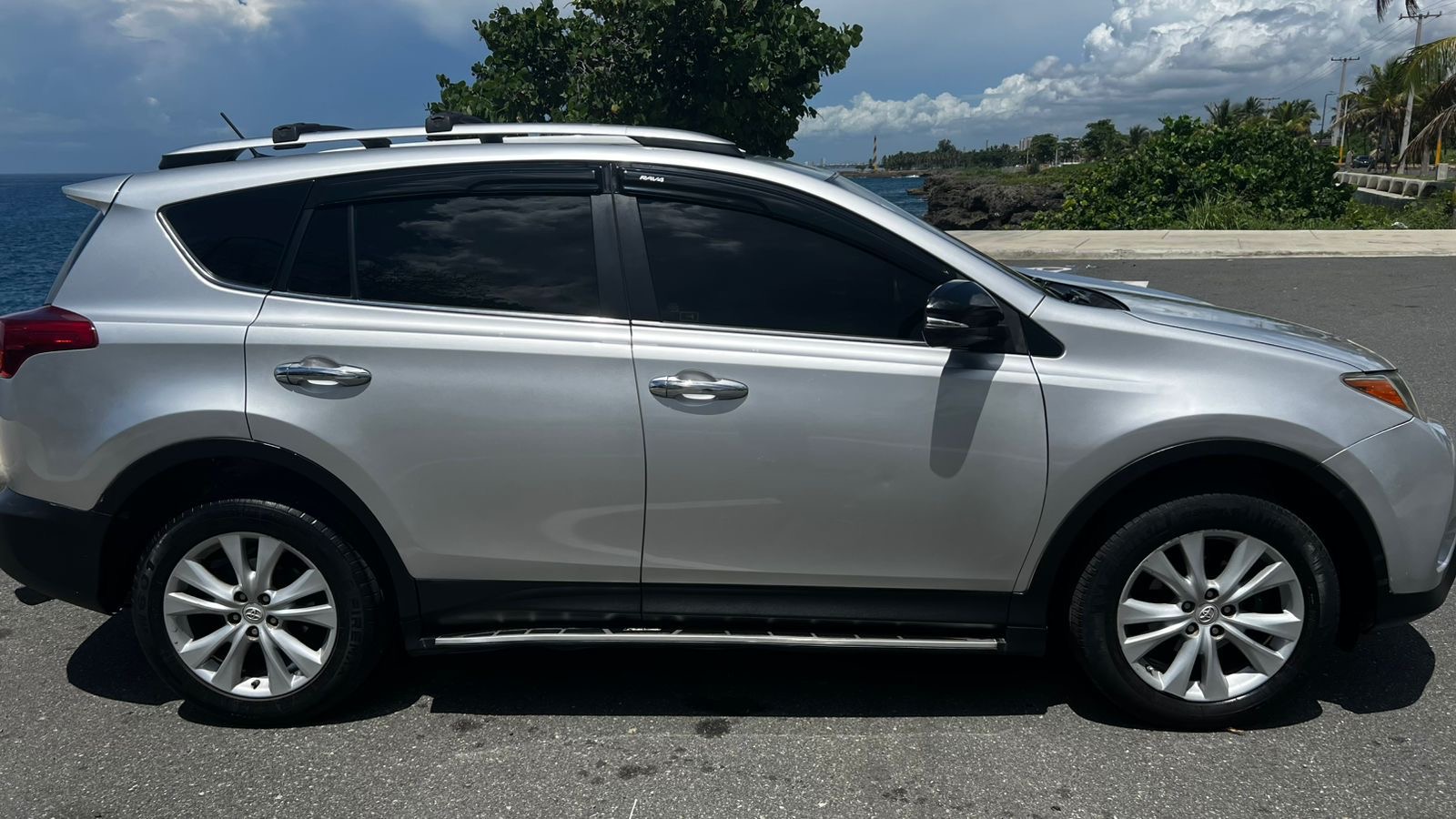 jeepetas y camionetas - Toyota RAV4 XLE Premium 2013*– Full de todo 7