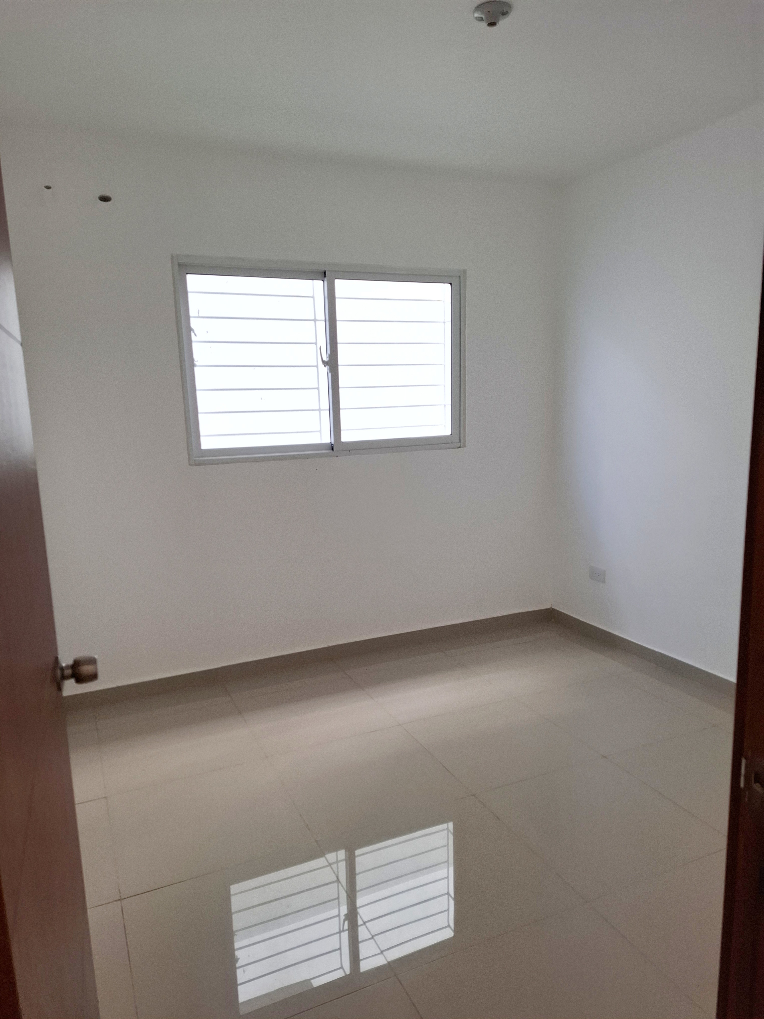 habitaciones y viviendas compartidas - Se alquila habitación para Dama (Km 13) 0
