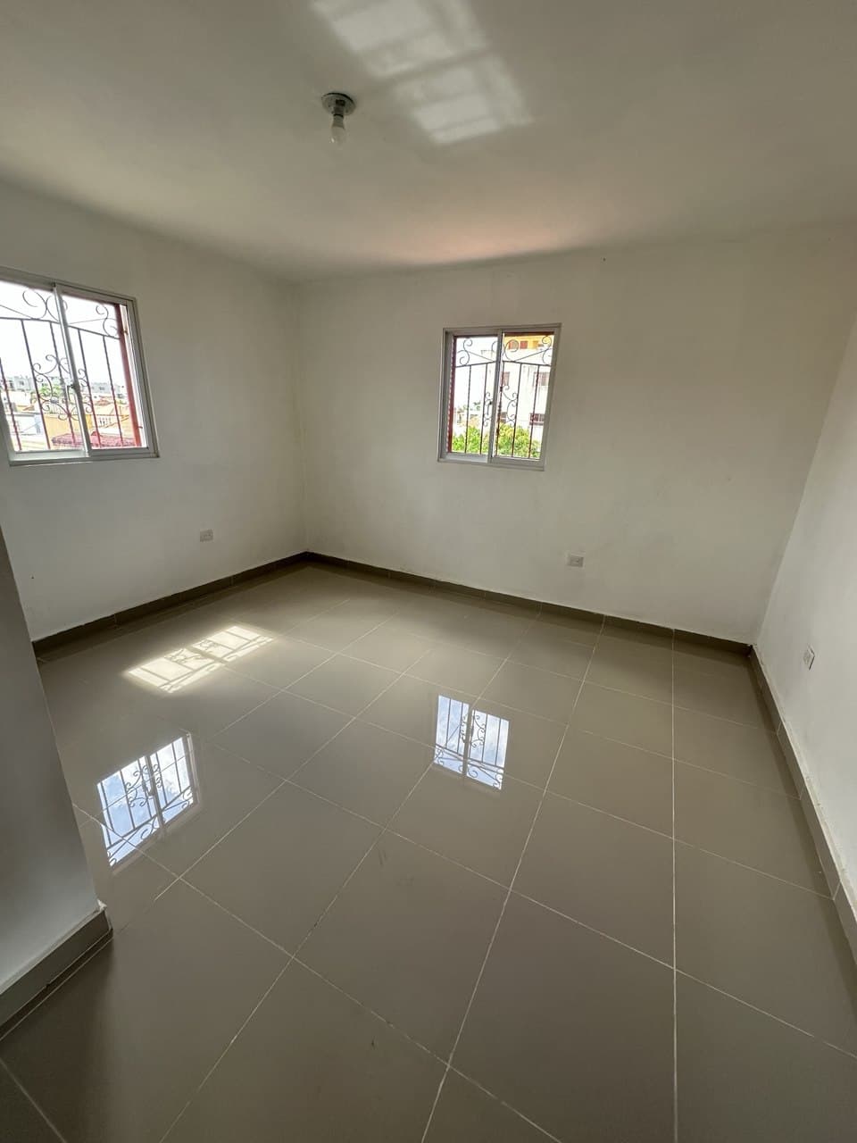 oficinas y locales comerciales - Edificio en Venta en Mirador del Este 1