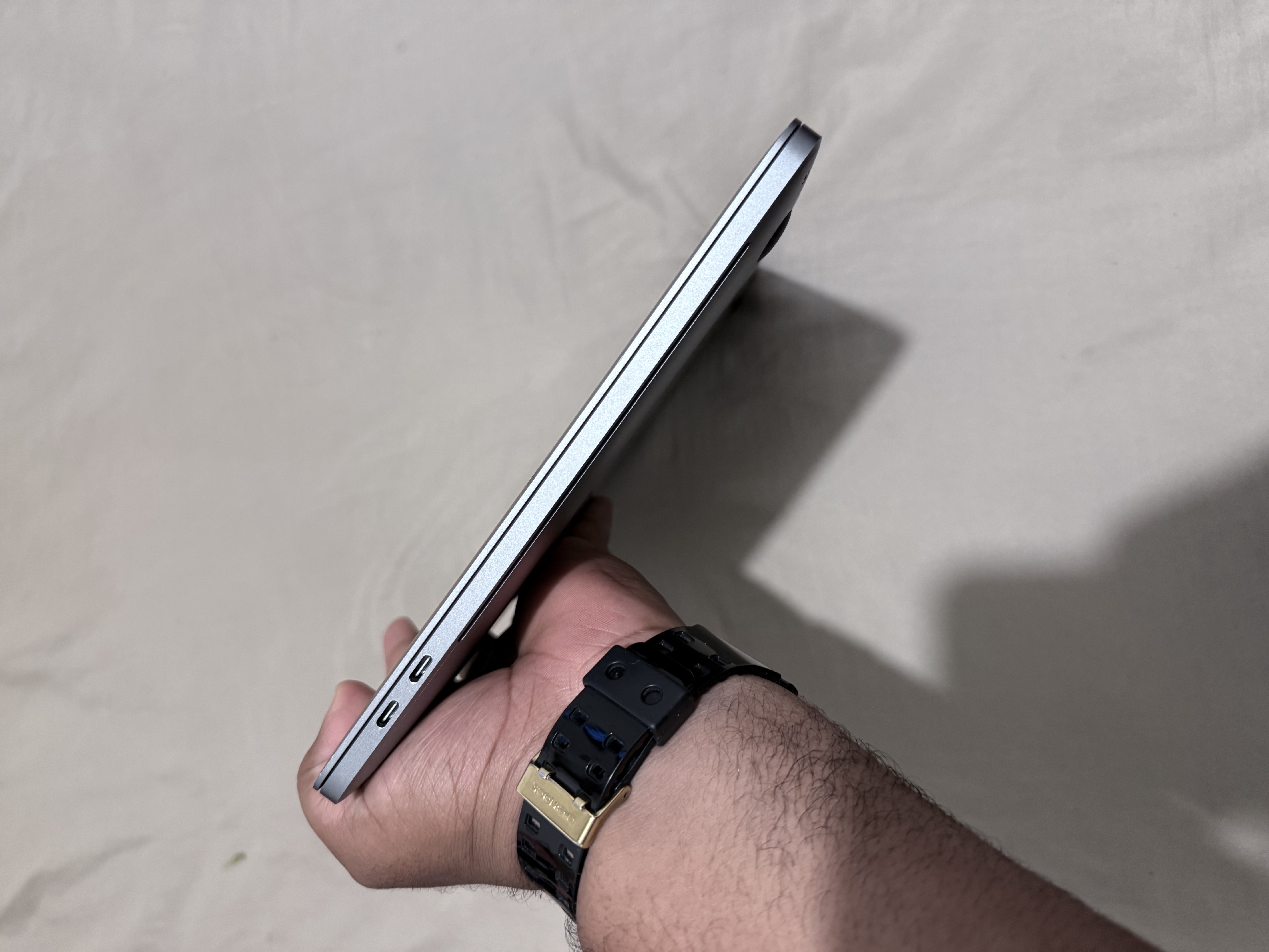 computadoras y laptops - MacBook Pro 2020 13-Inch i5/16GB/500Gb SSD  2