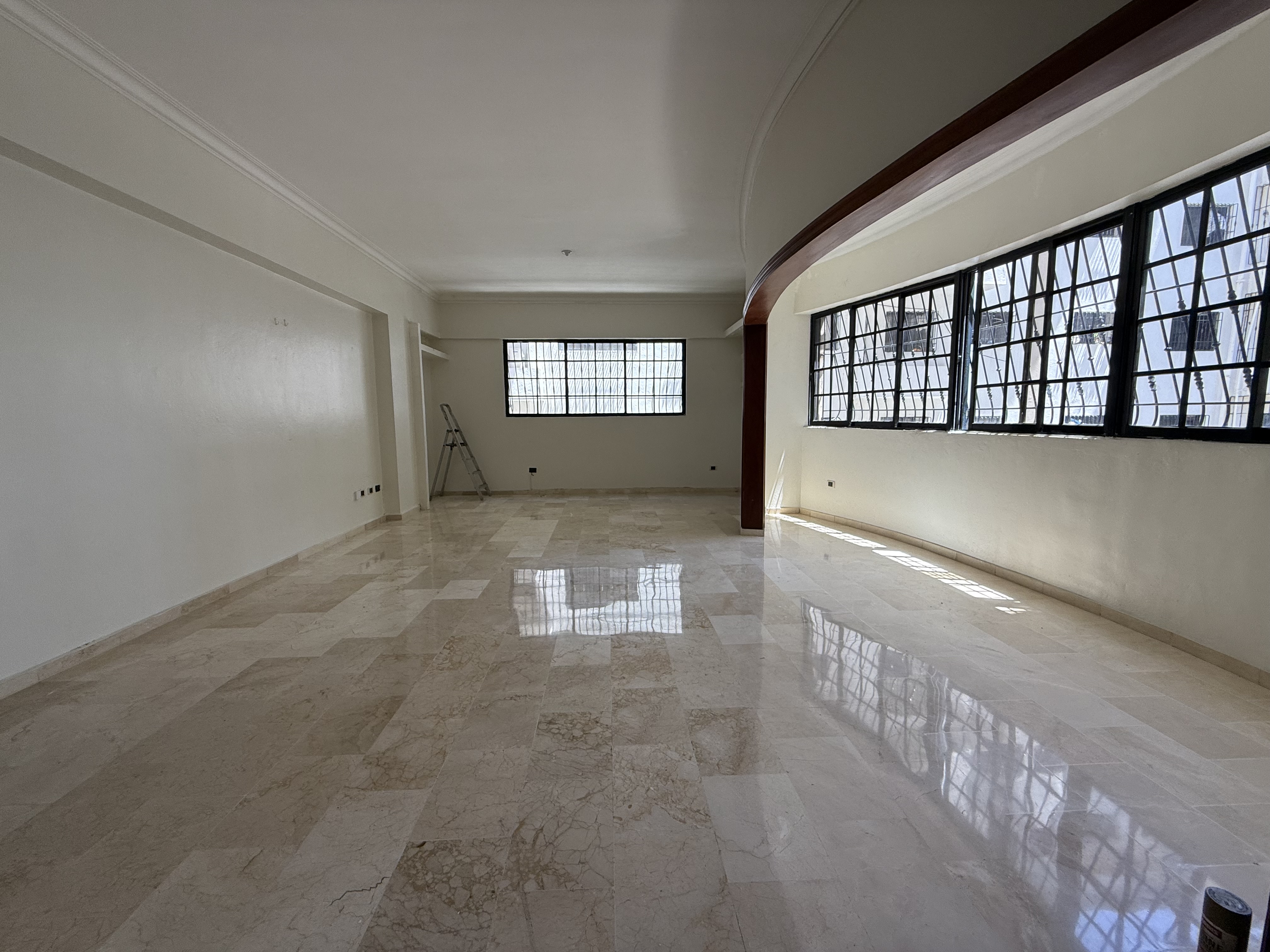 apartamentos - Alquiló Evaristo morales piso 4 tres hab con su ba 4