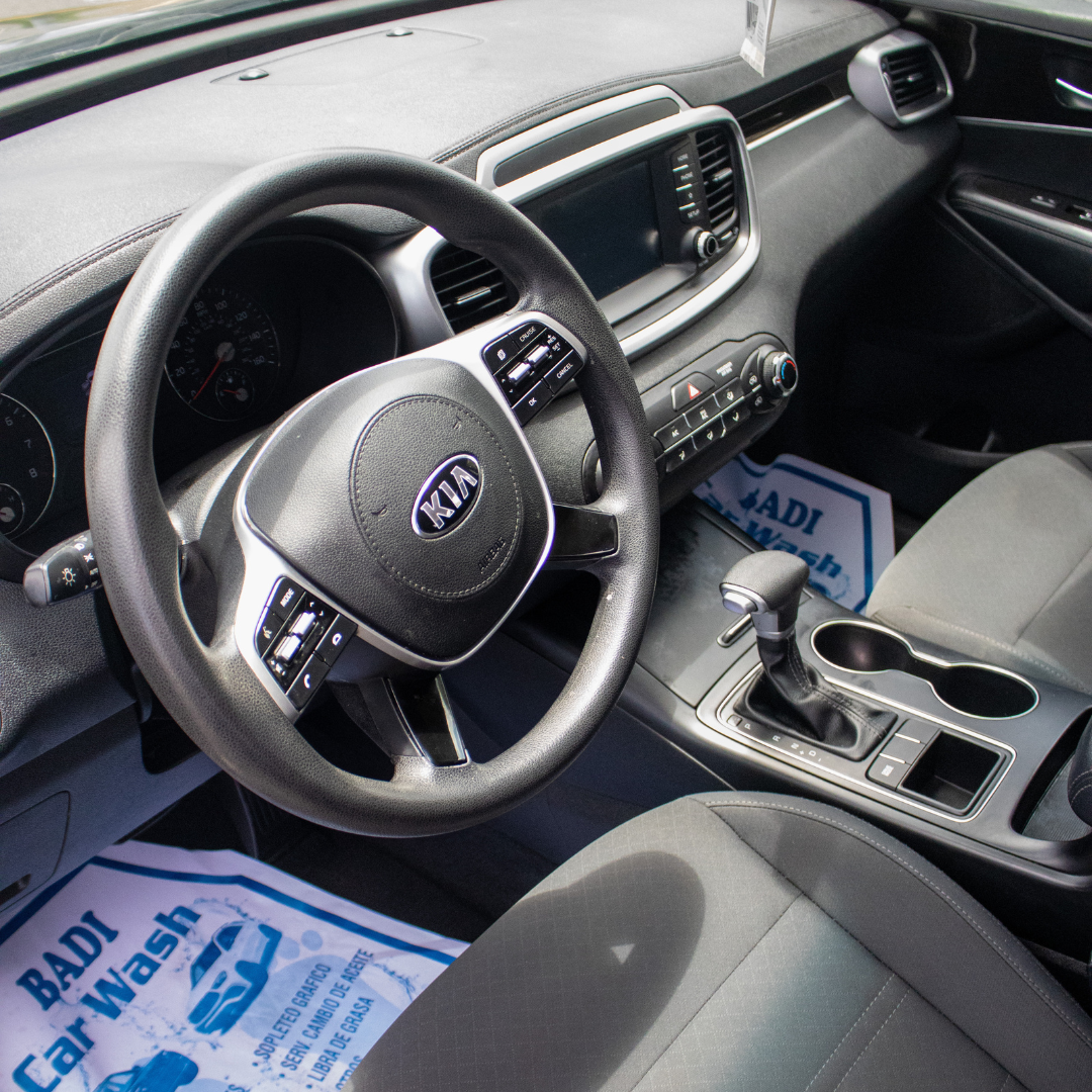 jeepetas y camionetas - Kia Sorento LX V6 2020 3