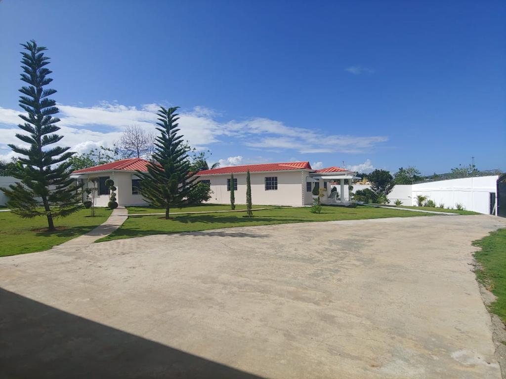 casas vacacionales y villas - Se Vende Villa Ubicada en Villa Riva, Duarte 0