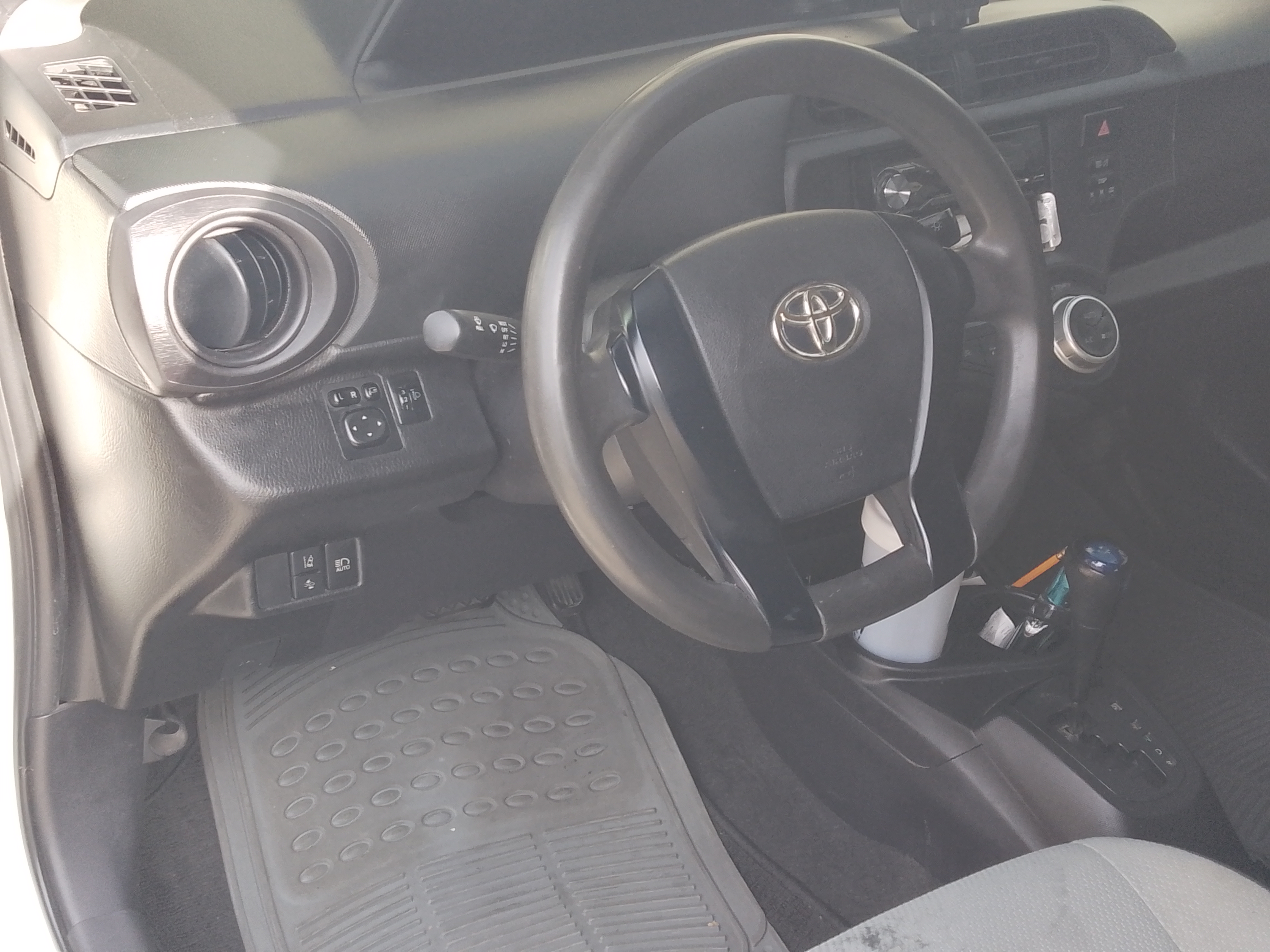 carros - Toyota Aqua 2017 3