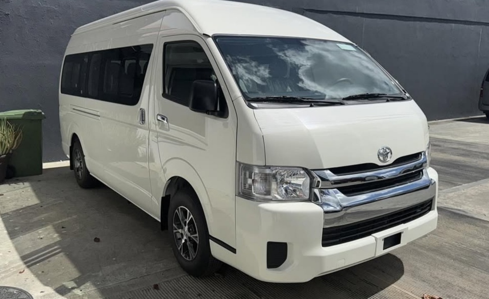 camiones y vehiculos pesados - 2024 Toyota Hiace GL 0Km 