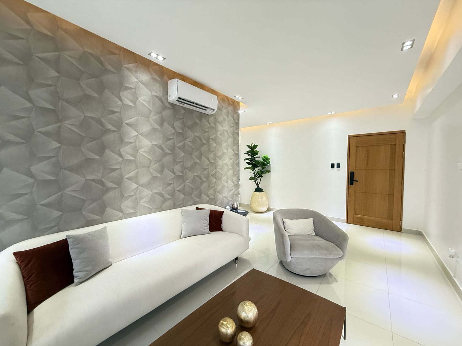 apartamentos - Vendo apartamento en el millón tres hab 2.5 baños  2