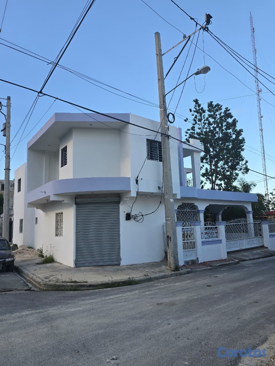 casas - Casa de 2 Niveles con Esquina Comercial 4