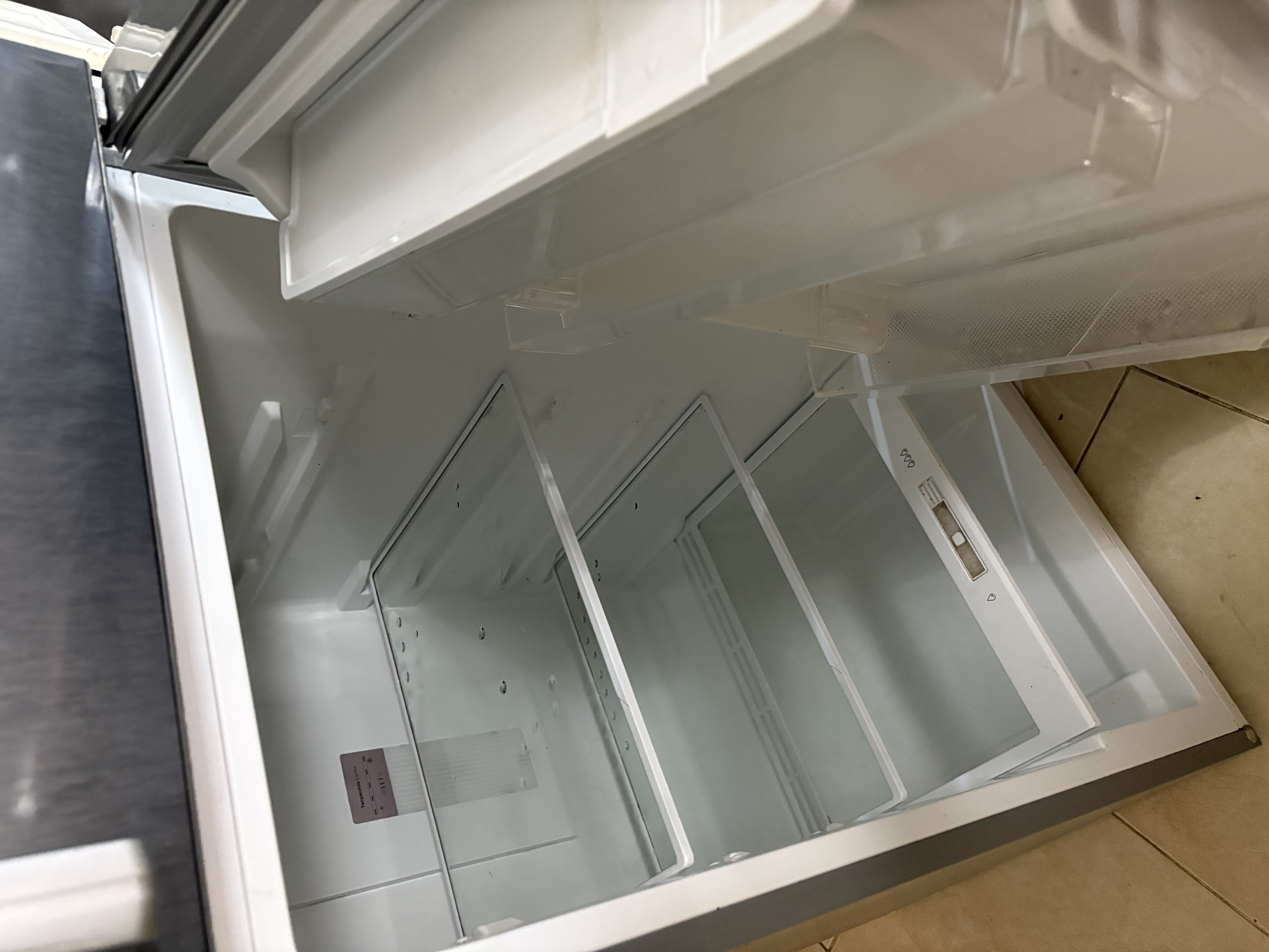 electrodomesticos - Nevera midea 13 pies cúbico con dispensador de agua  2