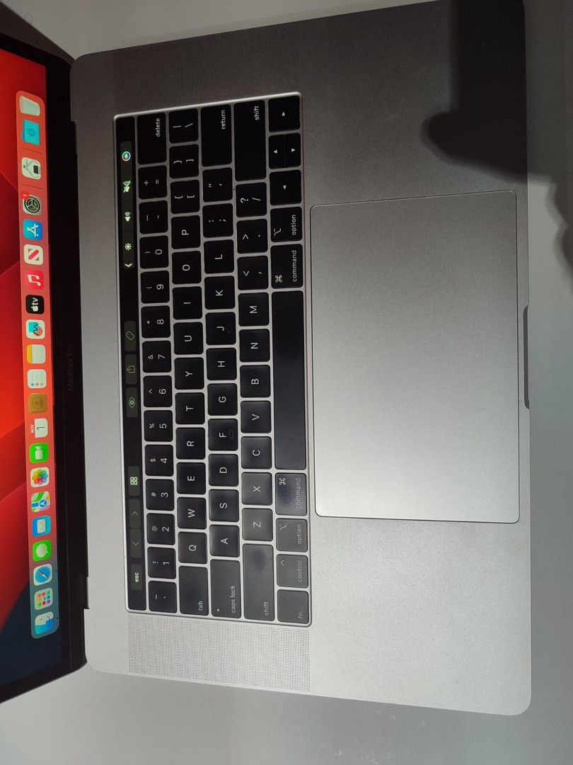computadoras y laptops - Macbook pro 2017 intel core i7 16GB De RAM 256 SSD pantalla de 15 y 13 pulgadas 1