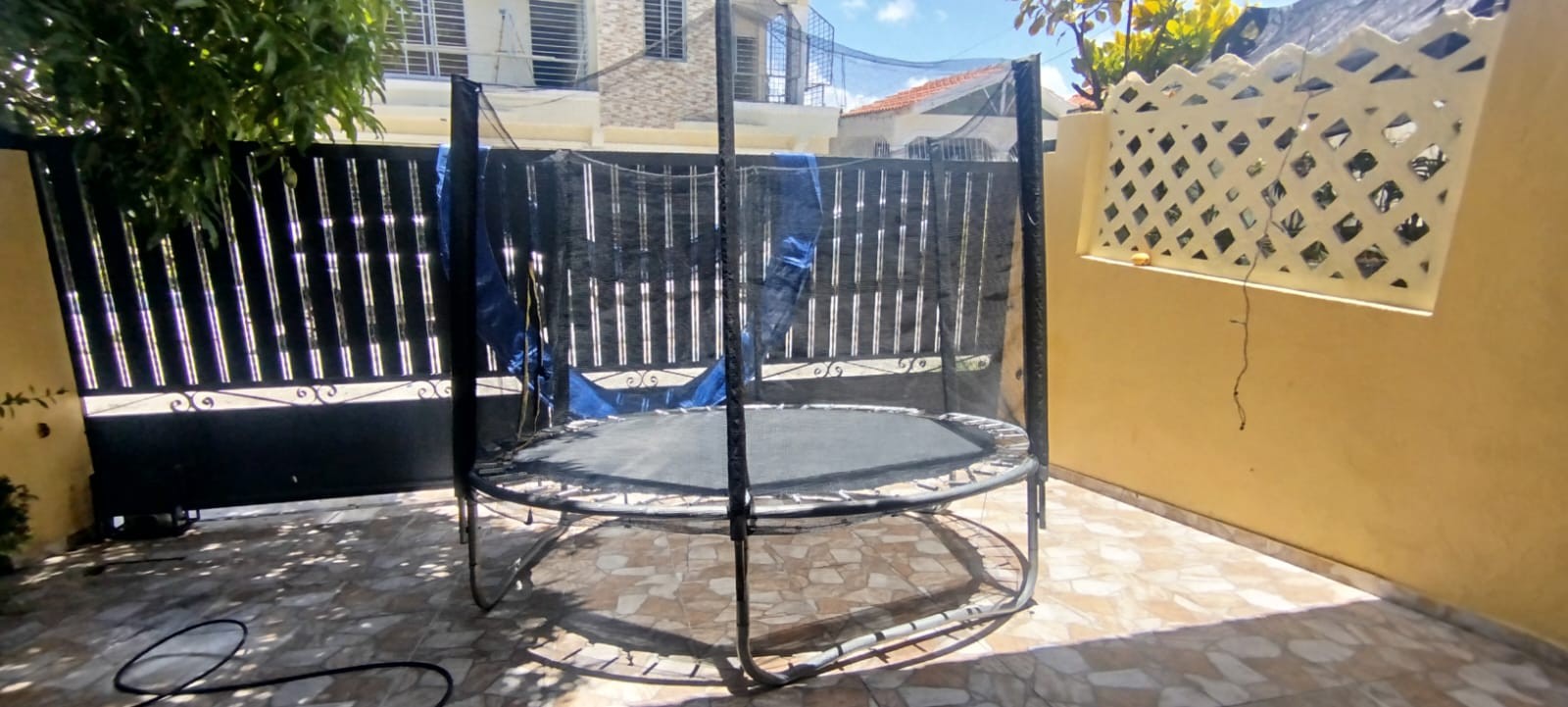 deportes - Oferta Trampolín 12 pies como nuevo, Resiste hasta 250 libras!! 1