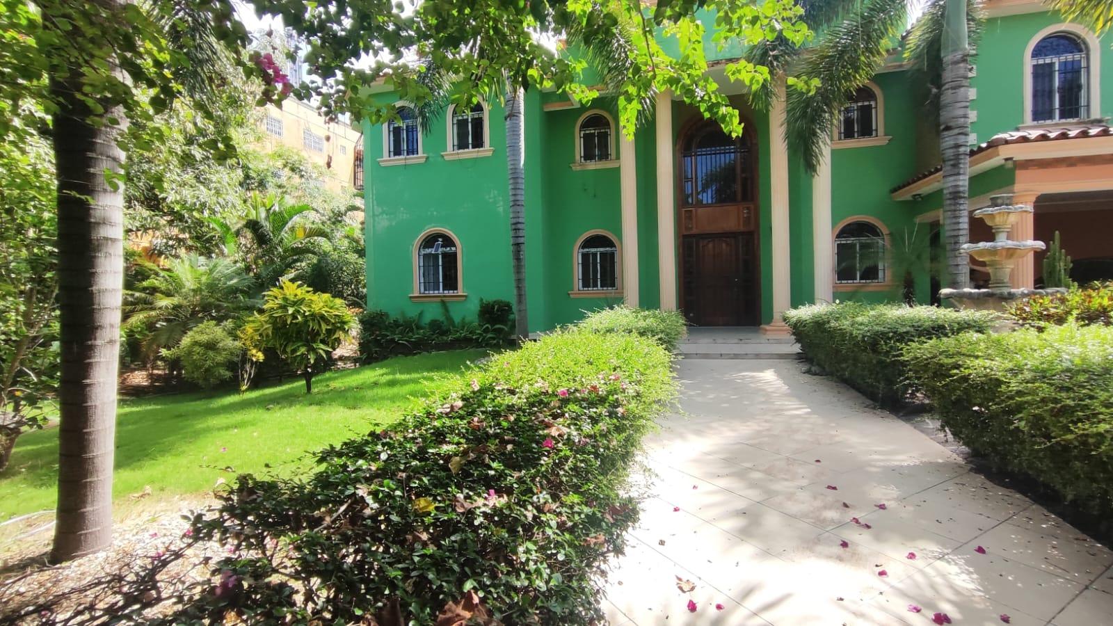 apartamentos - Un paraíso en la ciudad! Casa De Dos Niveles En Alameda! 1