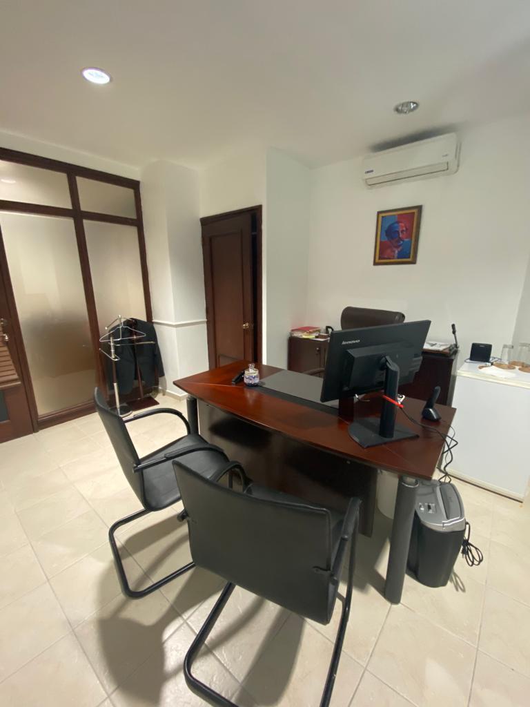 oficinas y locales comerciales - ALQUILER DE AMPLIA OFICINA EN GAZCUE (G-02) 2