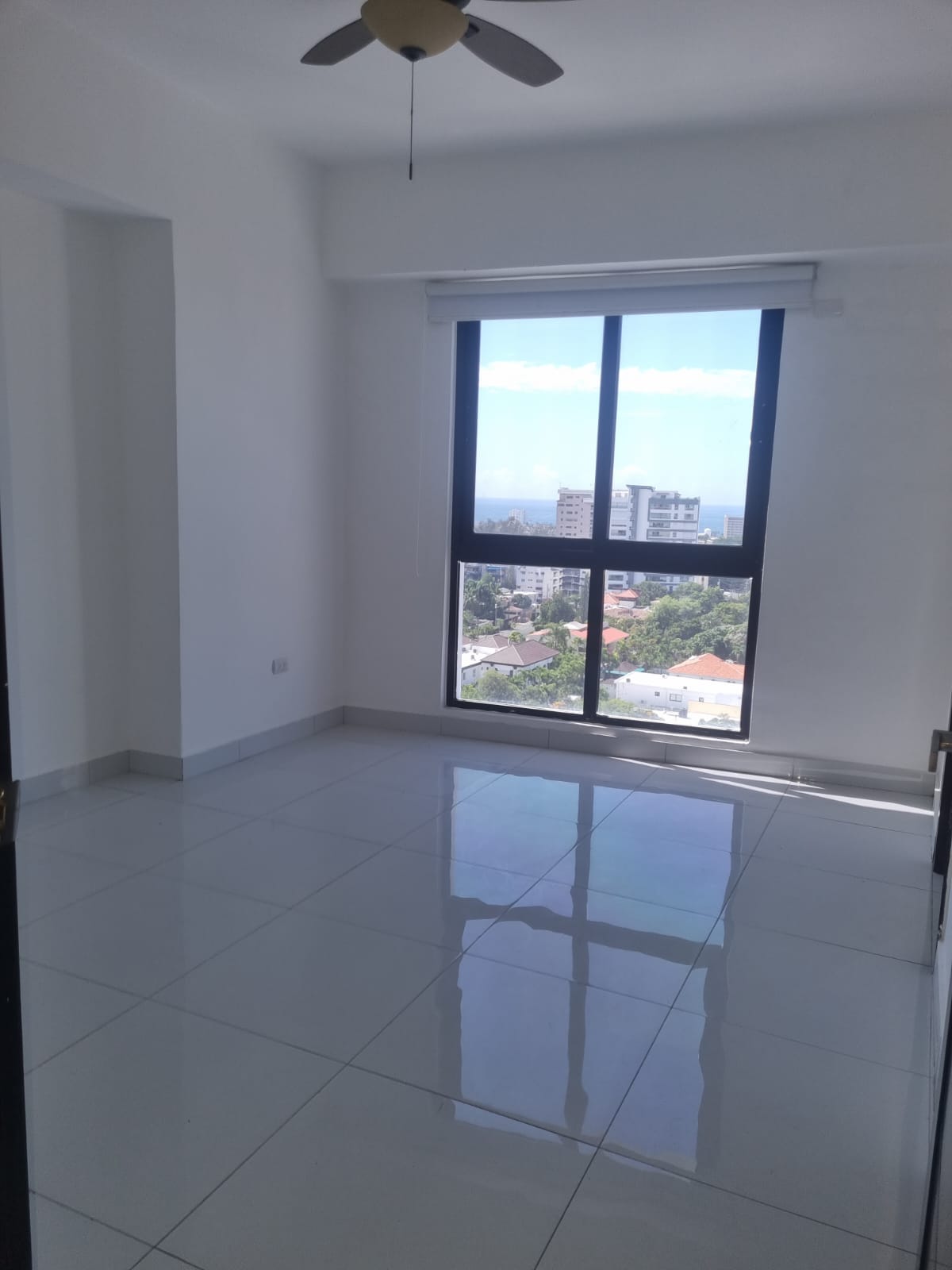 apartamentos - *BELLA VISTA  ALQUILO MODERNA TORRE CON AREA SOCIALES SIN INTERMEDIARIOS* 2
