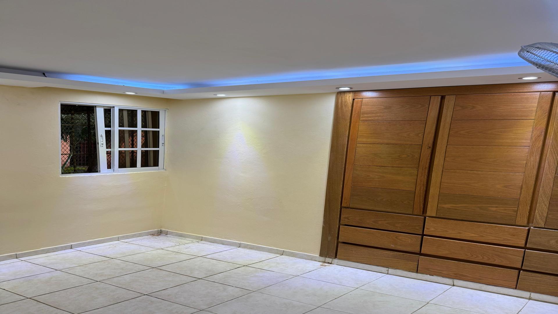 apartamentos - Casa en Venta en Villa Liberación con Local Incluido
