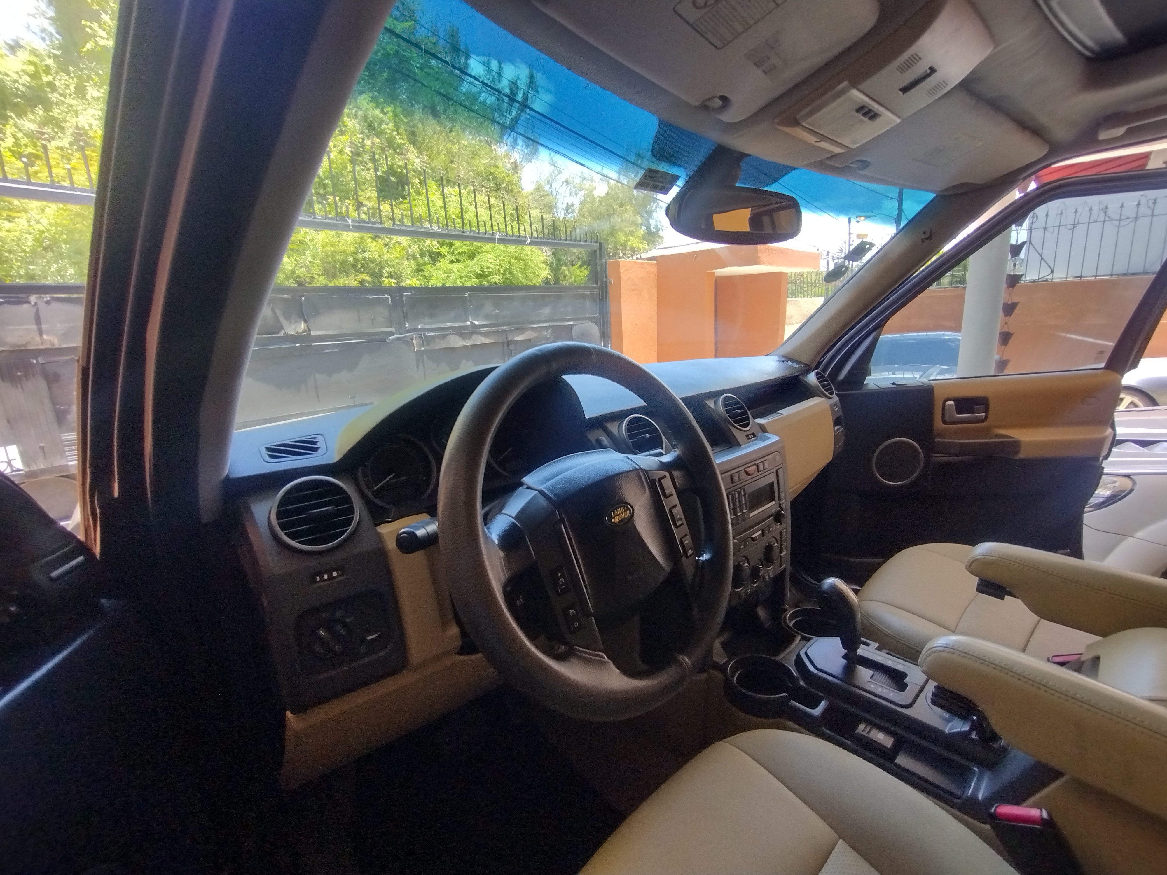 jeepetas y camionetas - Land Rover Discovery 3 En Muy Buenas Condiciones  3