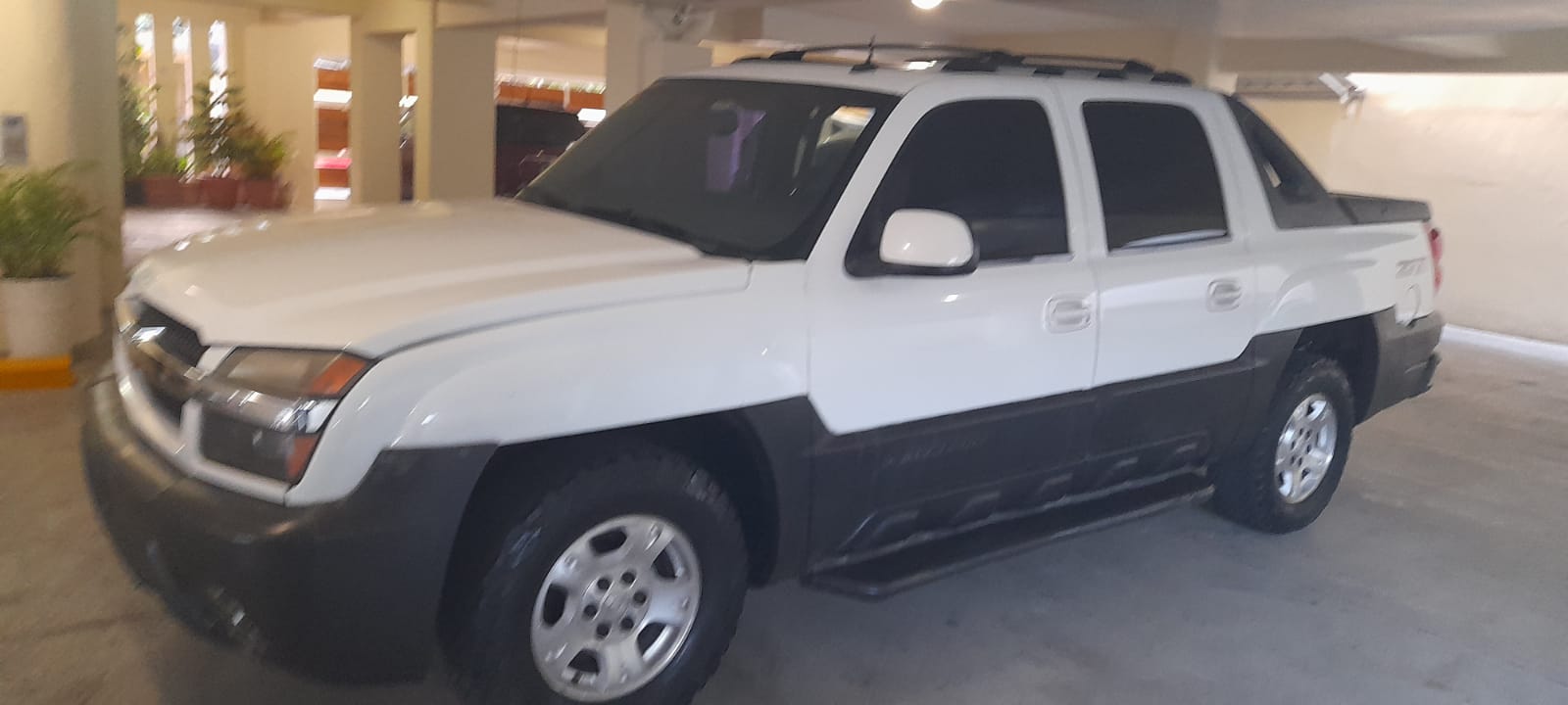 jeepetas y camionetas - AVALANCHE 2003 1