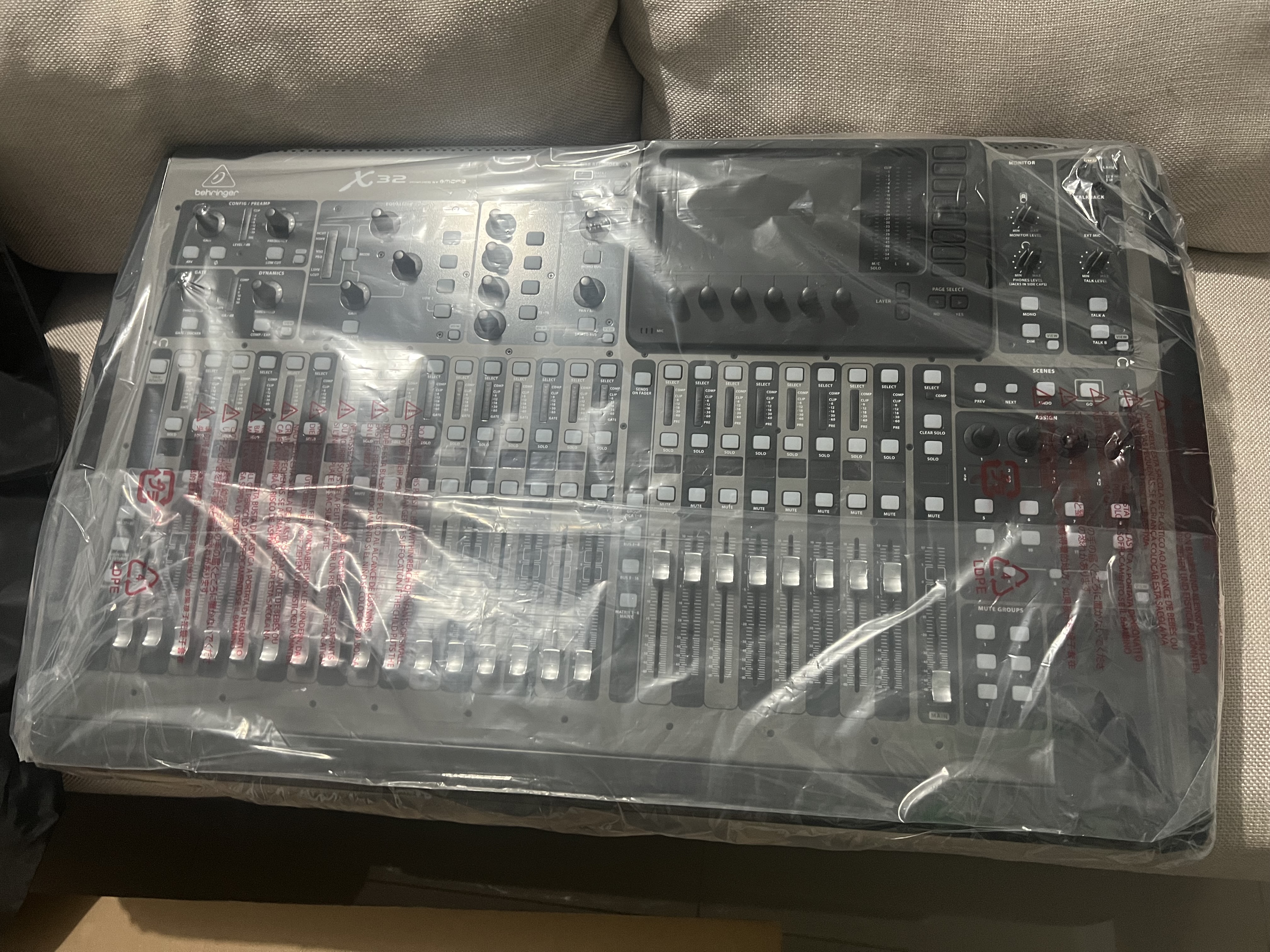 camaras y audio - NUEVA, vendo consola digital BEHRINGER X 32 (La full) 0