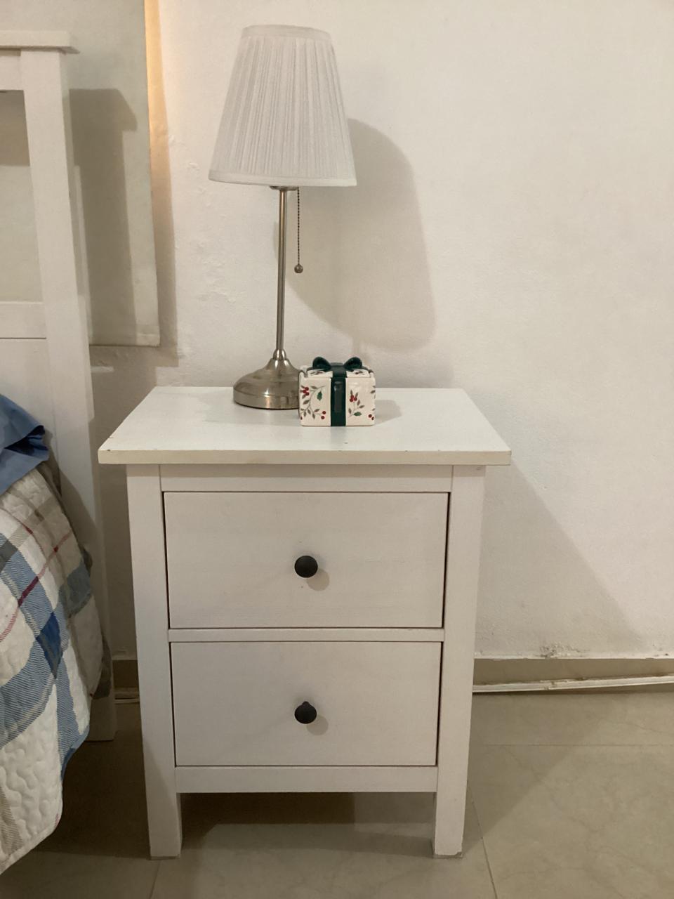 muebles y colchones - Mesas de Noche Hemnes IKEA blanca 0