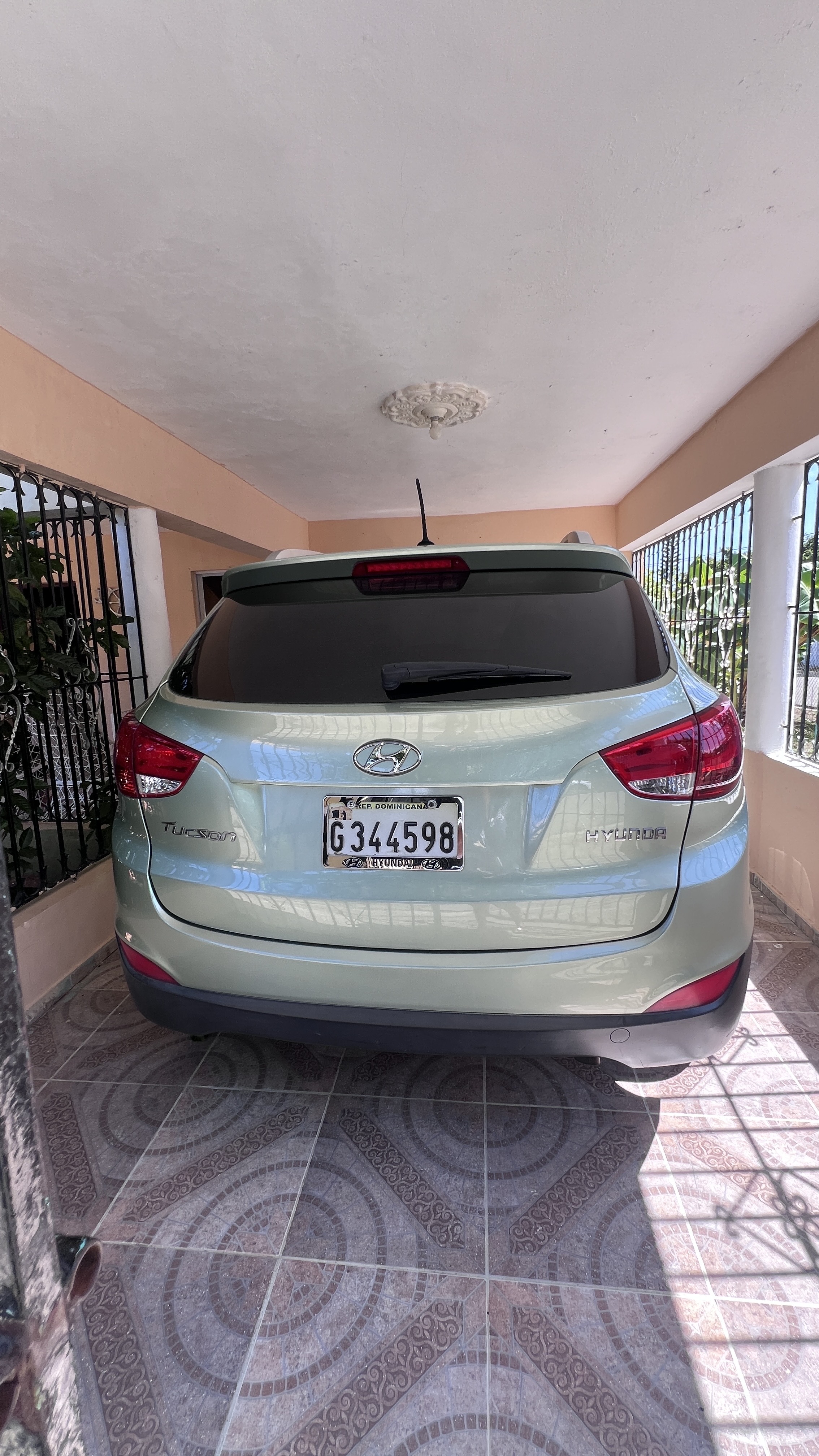 jeepetas y camionetas - se vende Hyundai tucson 2010 3