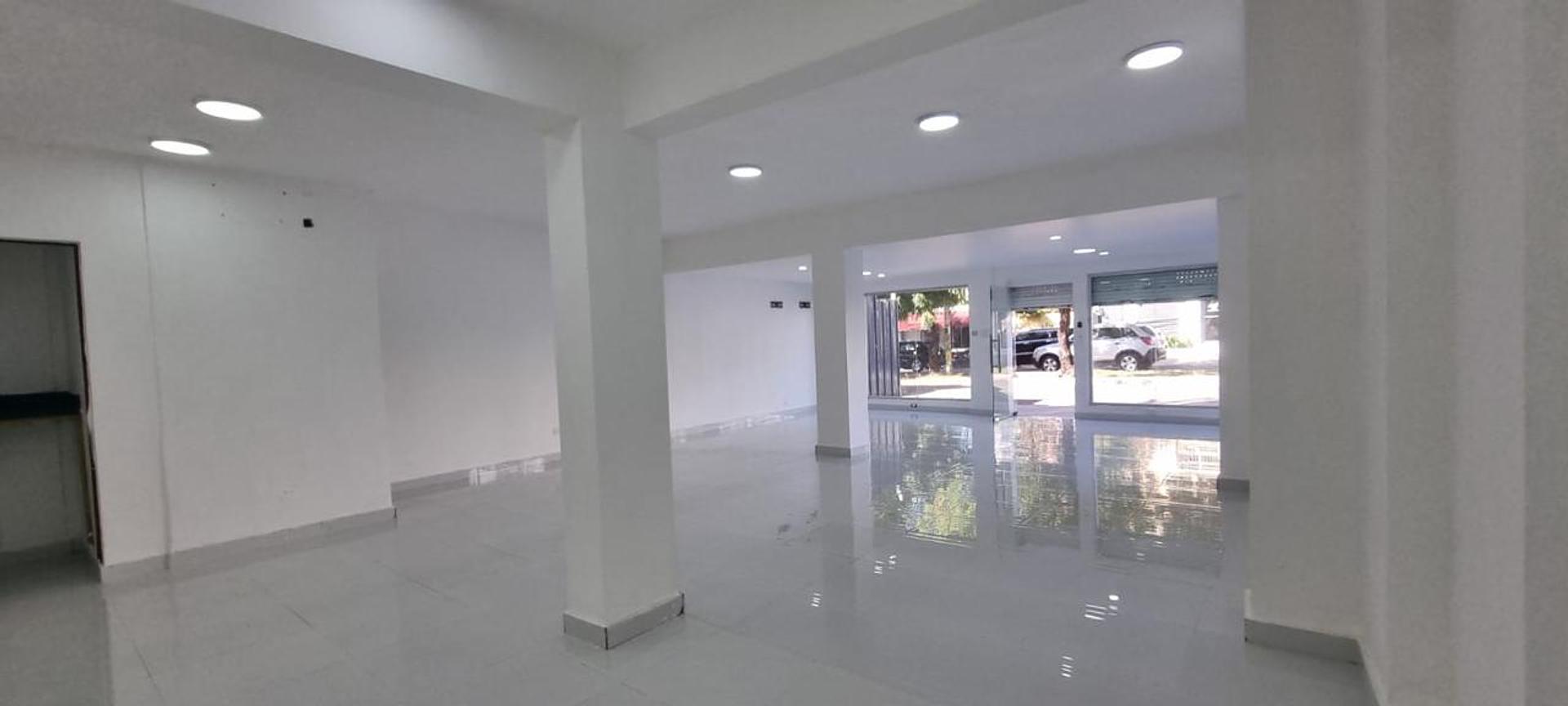oficinas y locales comerciales - Local en Alquiler en Mirador Norte 5