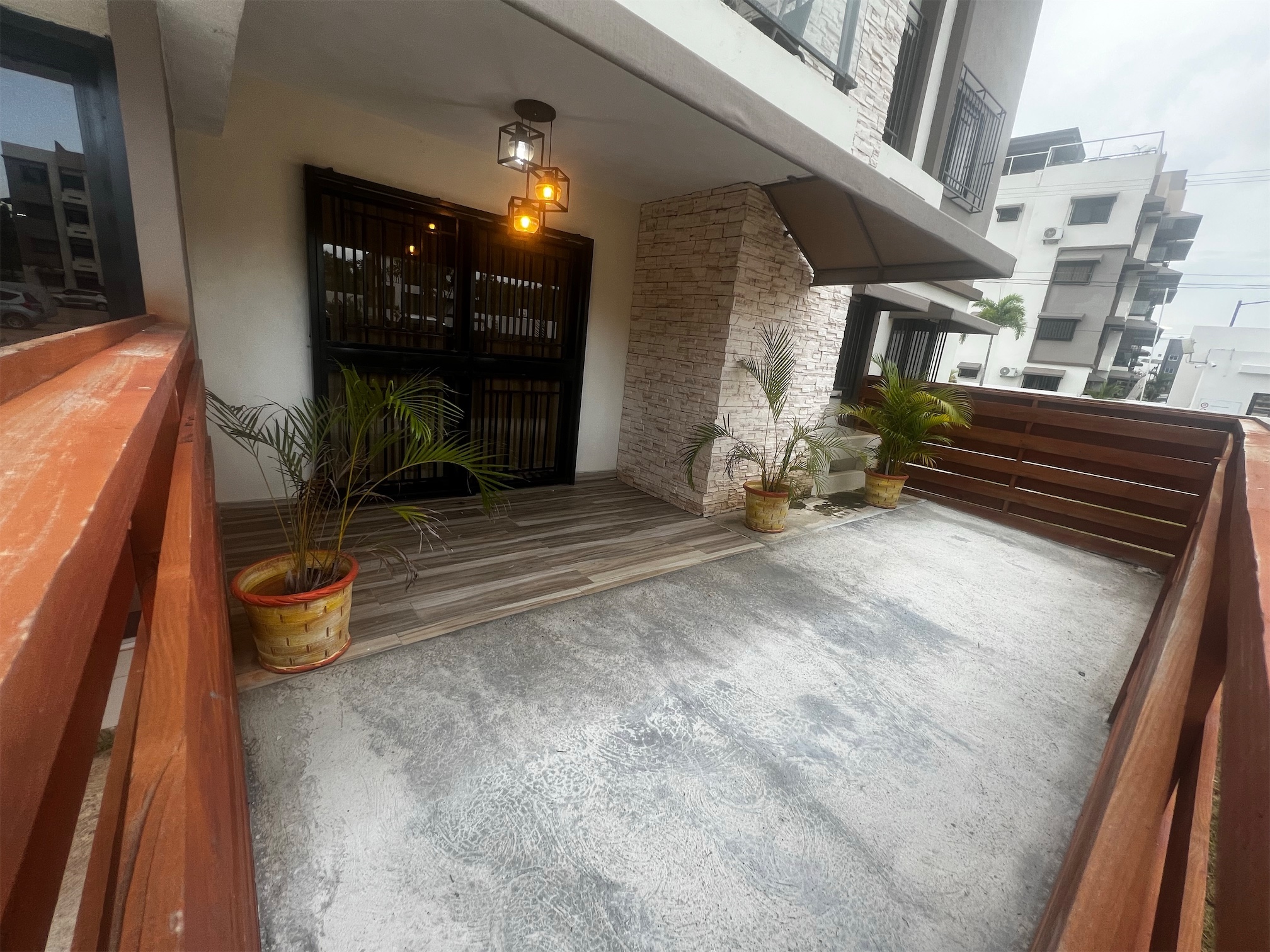 apartamentos - Venta de apartamento primer piso en la autopista de san Isidro con 2 parqueos 2