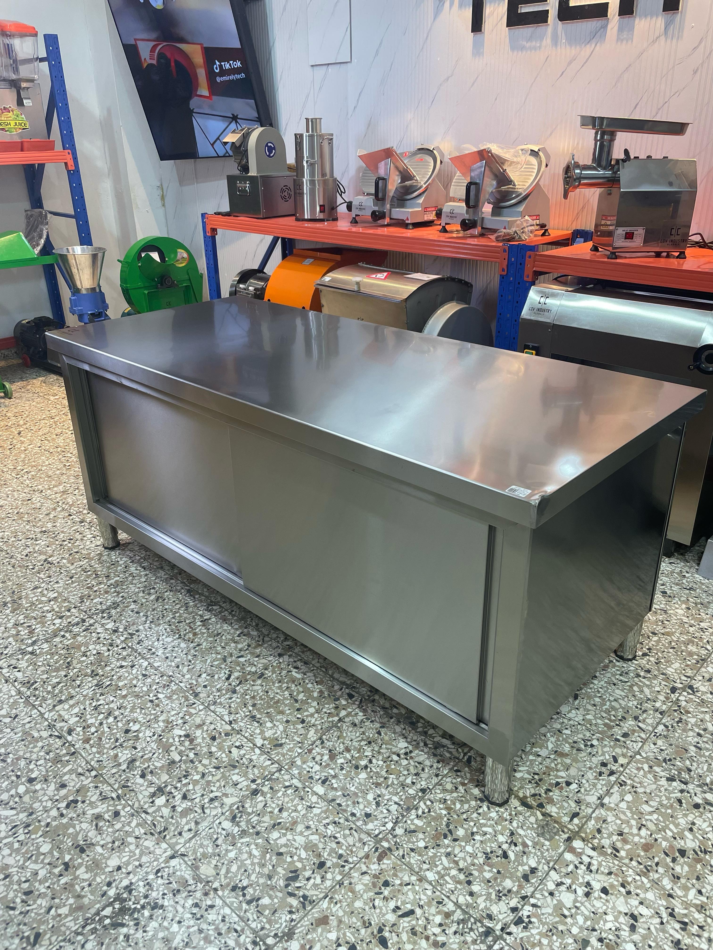 equipos profesionales - Mesa de trabajo de acero inoxidable tipo gabinete  1