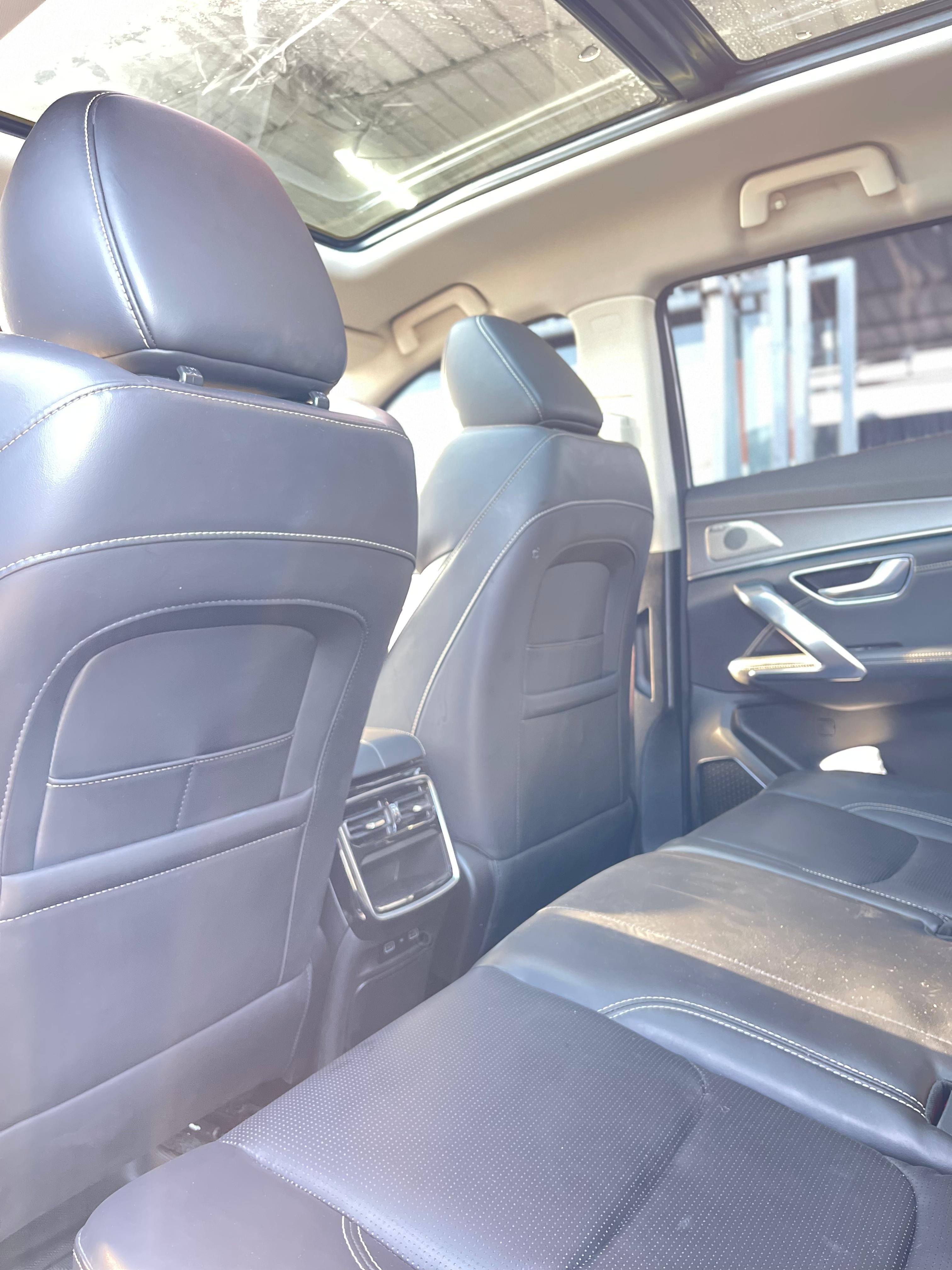 jeepetas y camionetas - JETOUR X70 
Panorámica 
sensores de parqueo
3filas
súper confortable  5