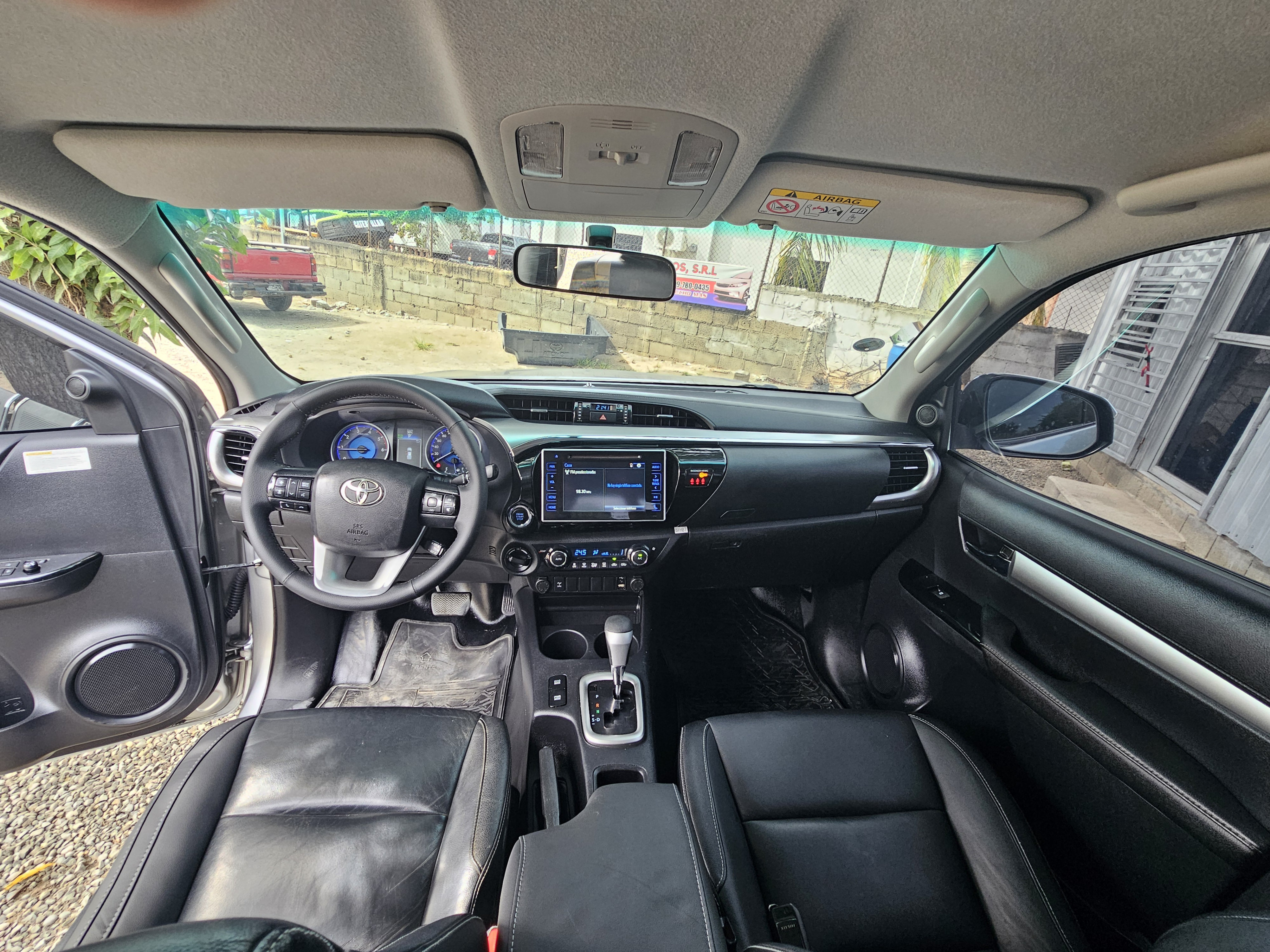 jeepetas y camionetas - Toyota Hilux 2019 srv límite 8