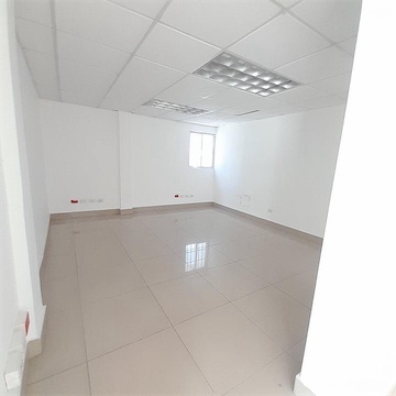 oficinas y locales comerciales - Local amplio en la Esperilla  5