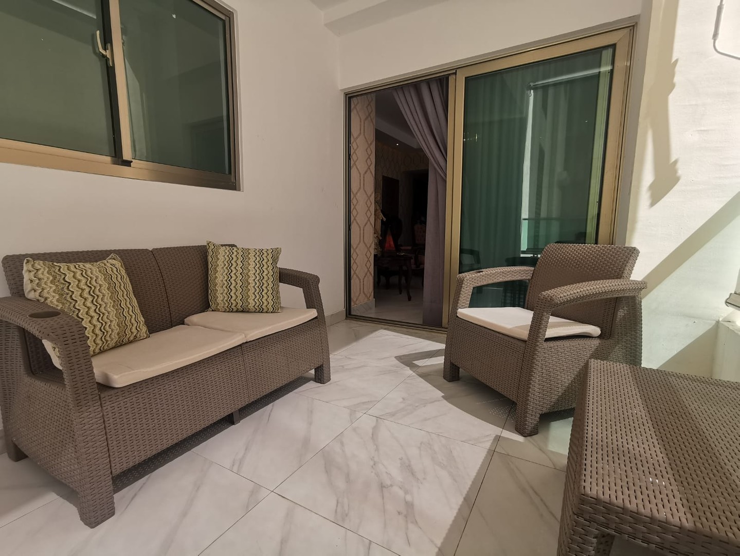 apartamentos - ‼Se vende amplio apartamento a pocas esquinas de la Churchill. 2