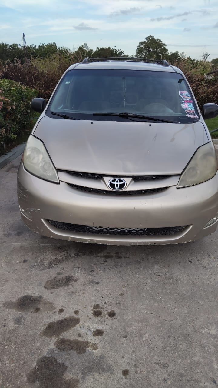jeepetas y camionetas - OPORTUNIDAD TOYOTA SIENNA 5
