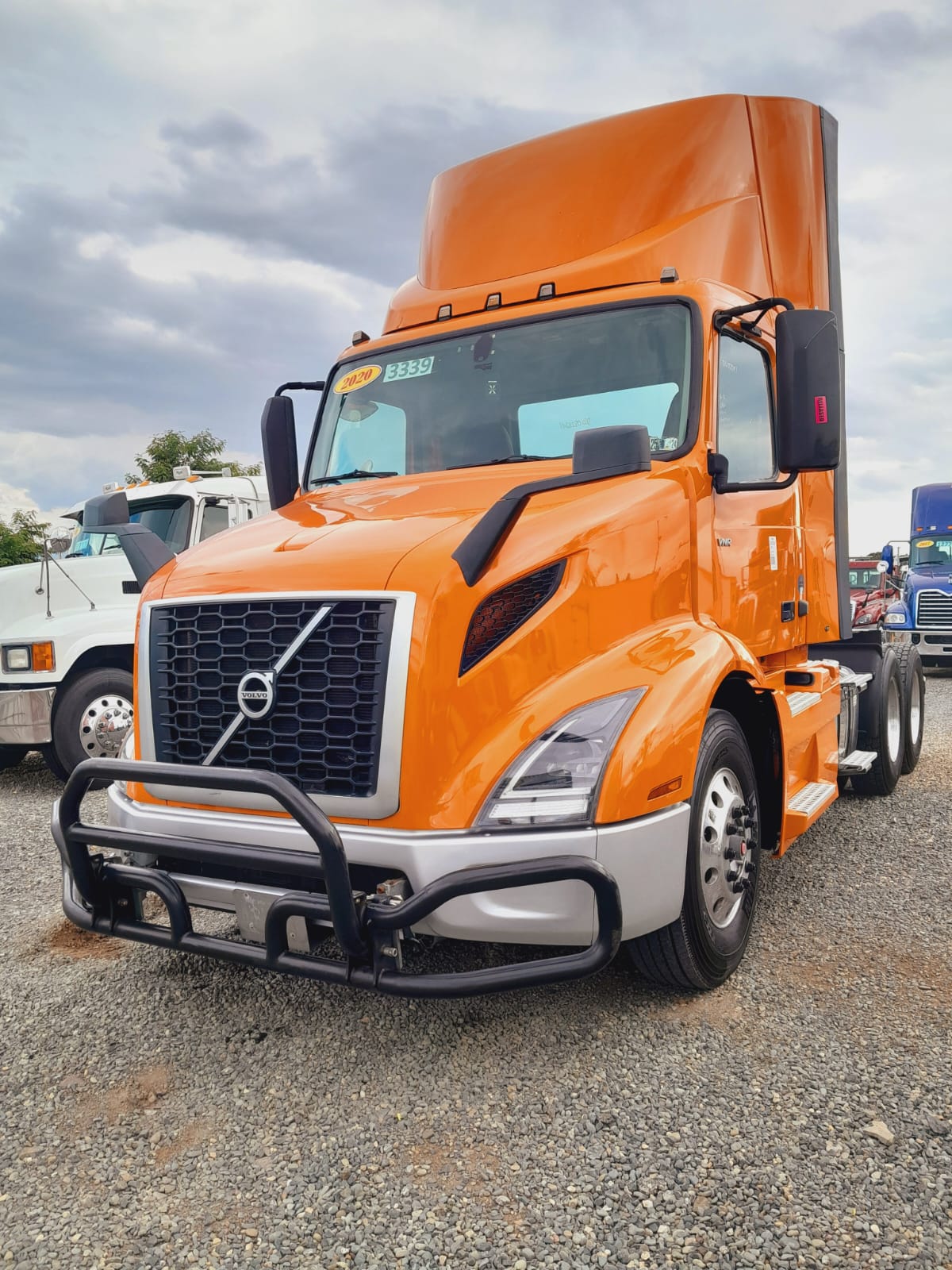 camiones y vehiculos pesados - VOLVO VNR AÑO 2020