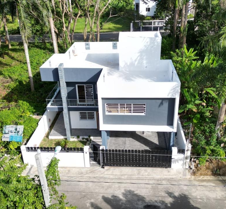 casas - CASA EN RESIDENCIAL EL DORADO, PUERTO PLATA