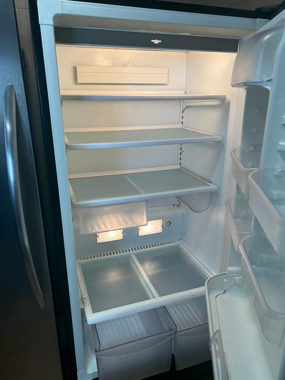 electrodomesticos - Nevera y Congelador Frigidaire -17 pie cúbicos   1