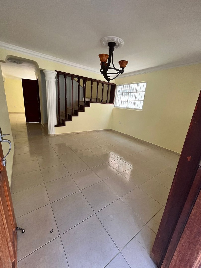 casas - Se vende amplia casa en el Sector Los Corales del Sur, Santo Domingo Este. 7