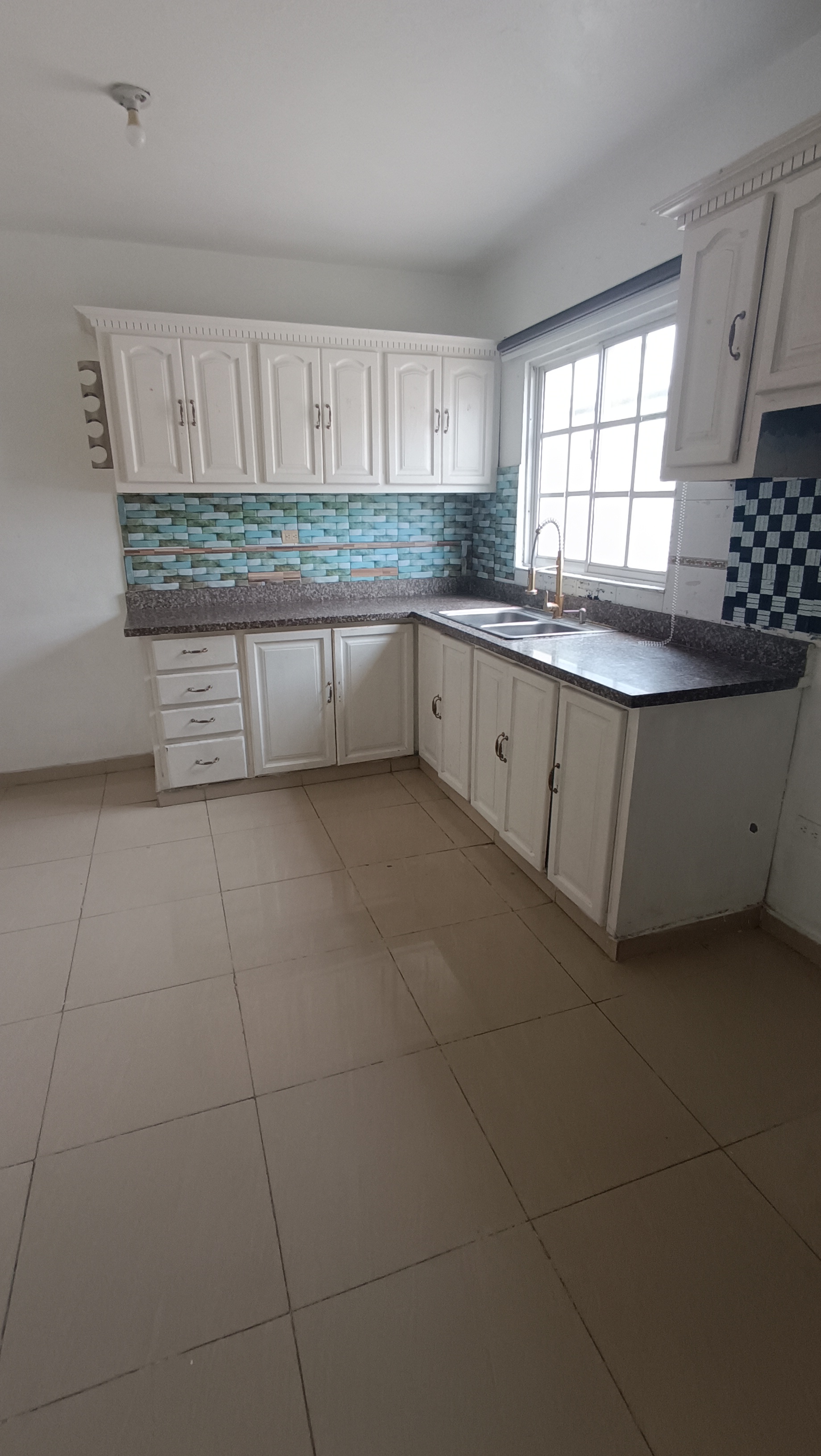 apartamentos - APARTAMENTO 3 HABITACIONES CERCA AV VENEZUELA  0