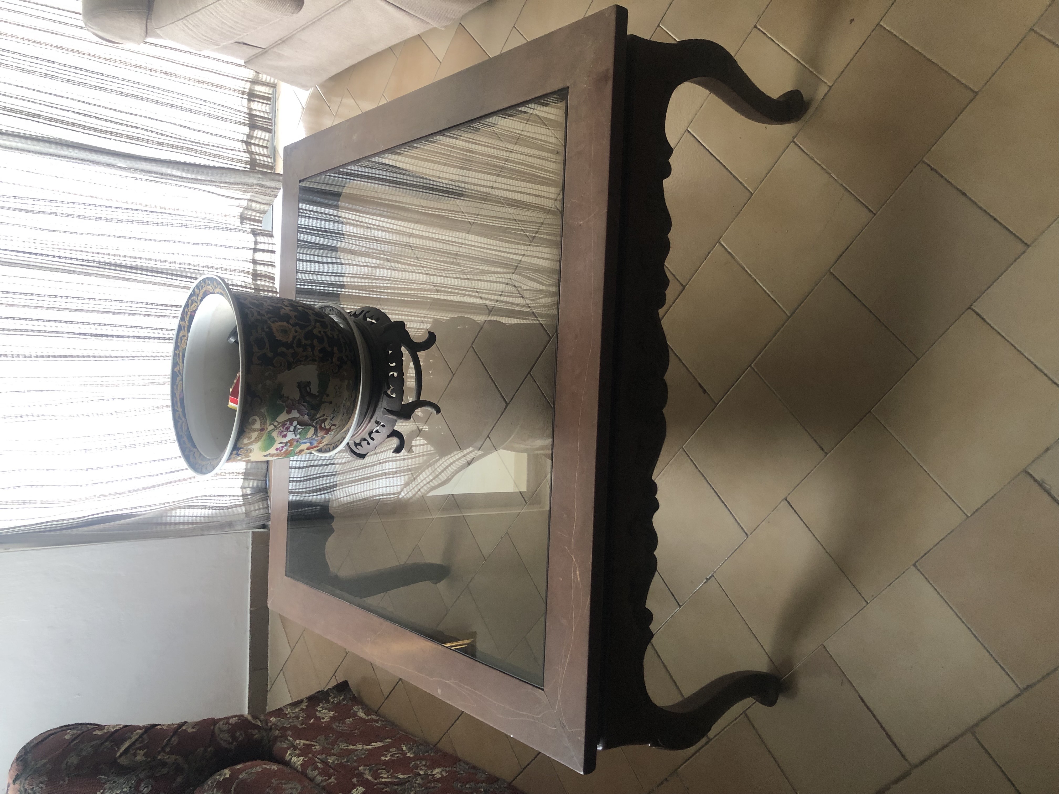 muebles y colchones - mesa de centro y tope de cristal en Caoba 1