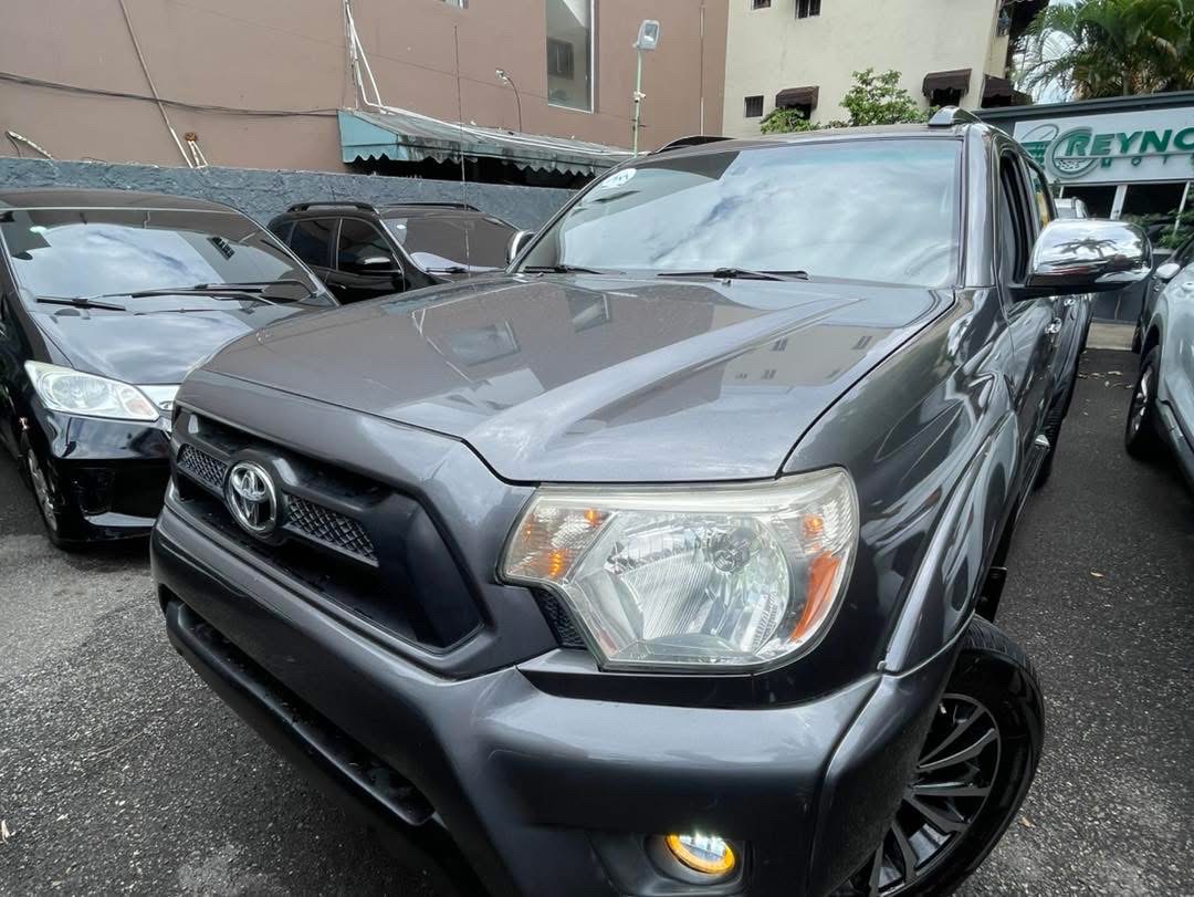 jeepetas y camionetas - TOYOTA PRERUNNER 2014 1