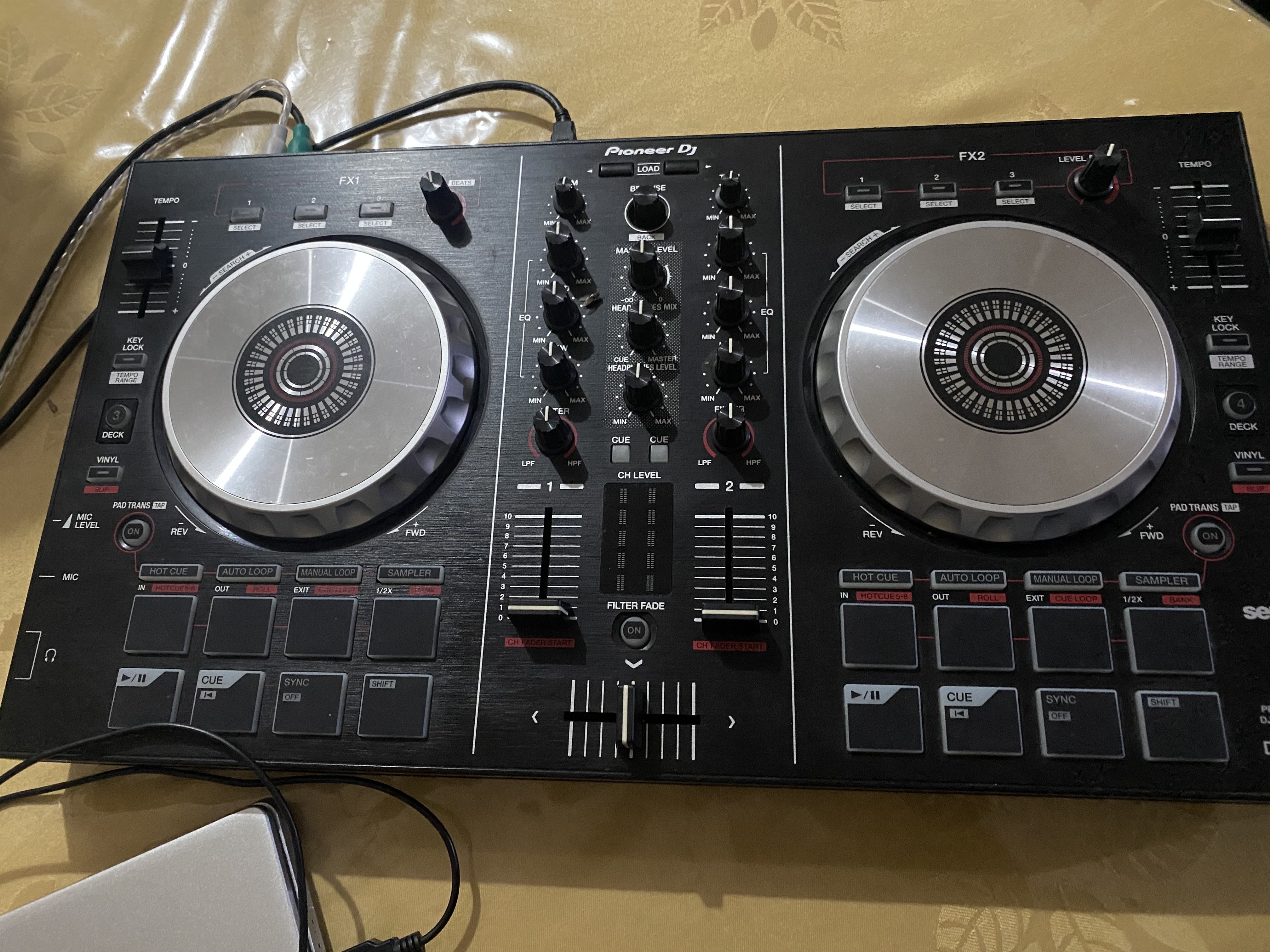 otros electronicos -   Pioneer DDJ-SB2*  “platos” 
 3