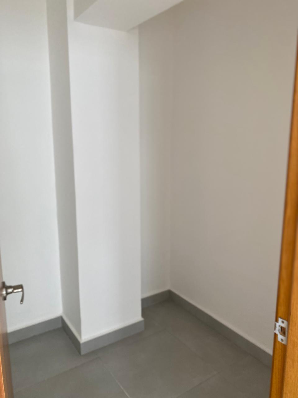 apartamentos - Evaristo Morales, Alquilo de 1 HAB Torre Moderna 4