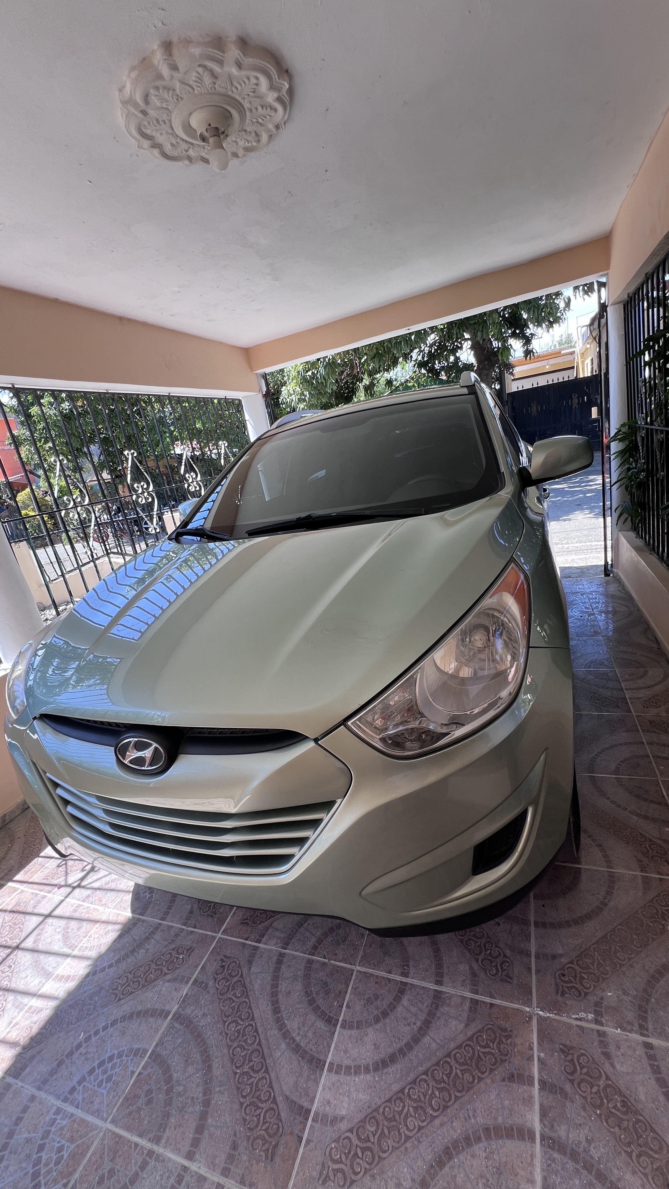 jeepetas y camionetas - se vende Hyundai tucson 2010 4